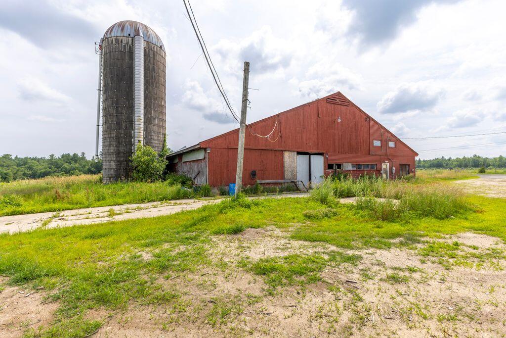 main property photo 31
