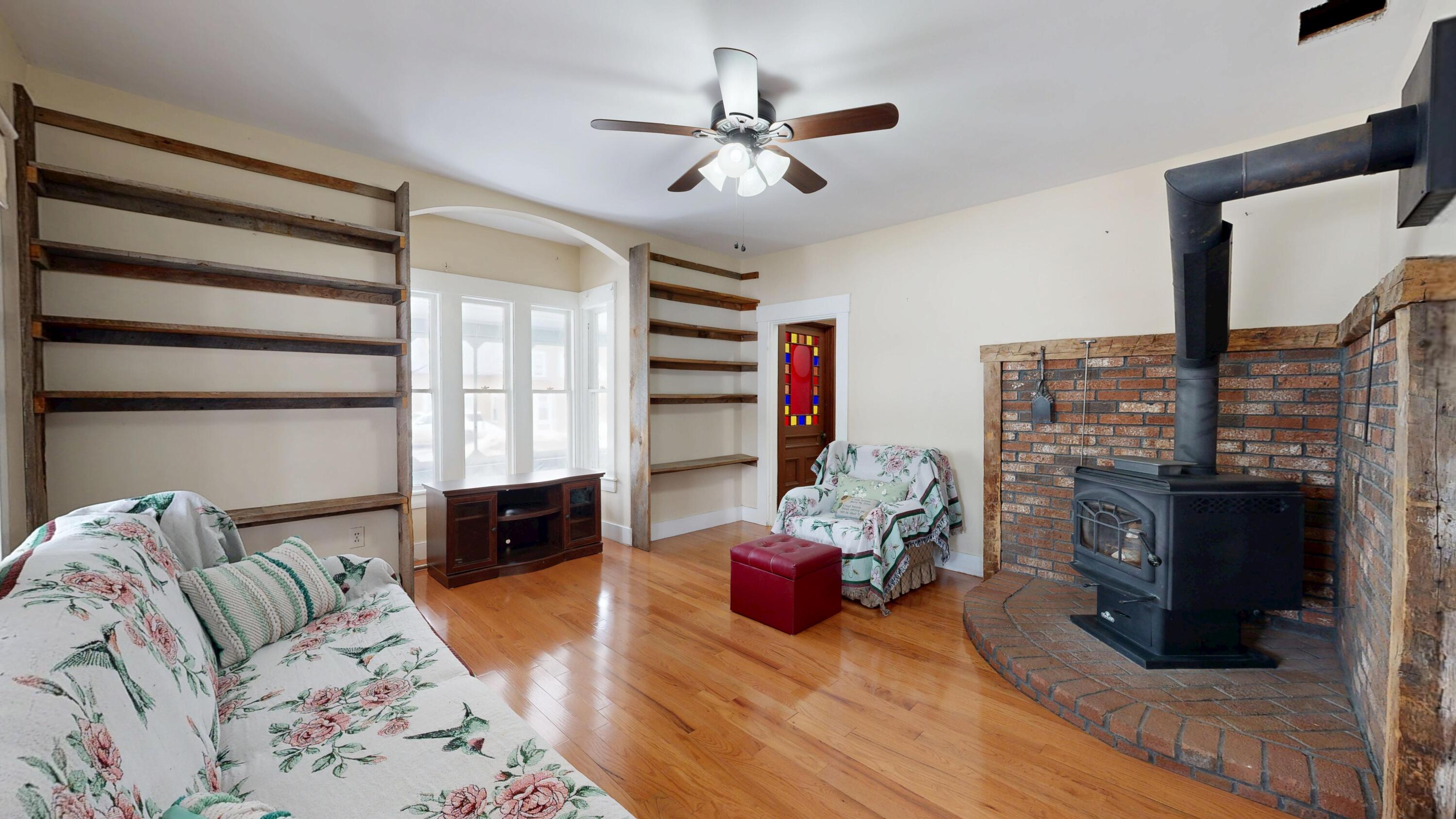 main property photo 17