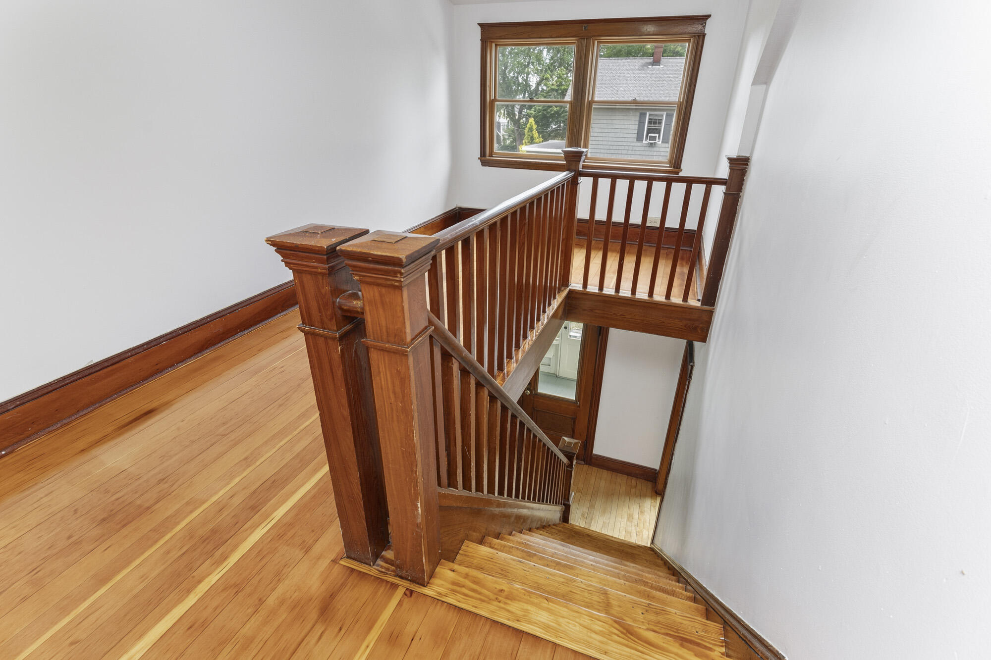 property viewer photo 27