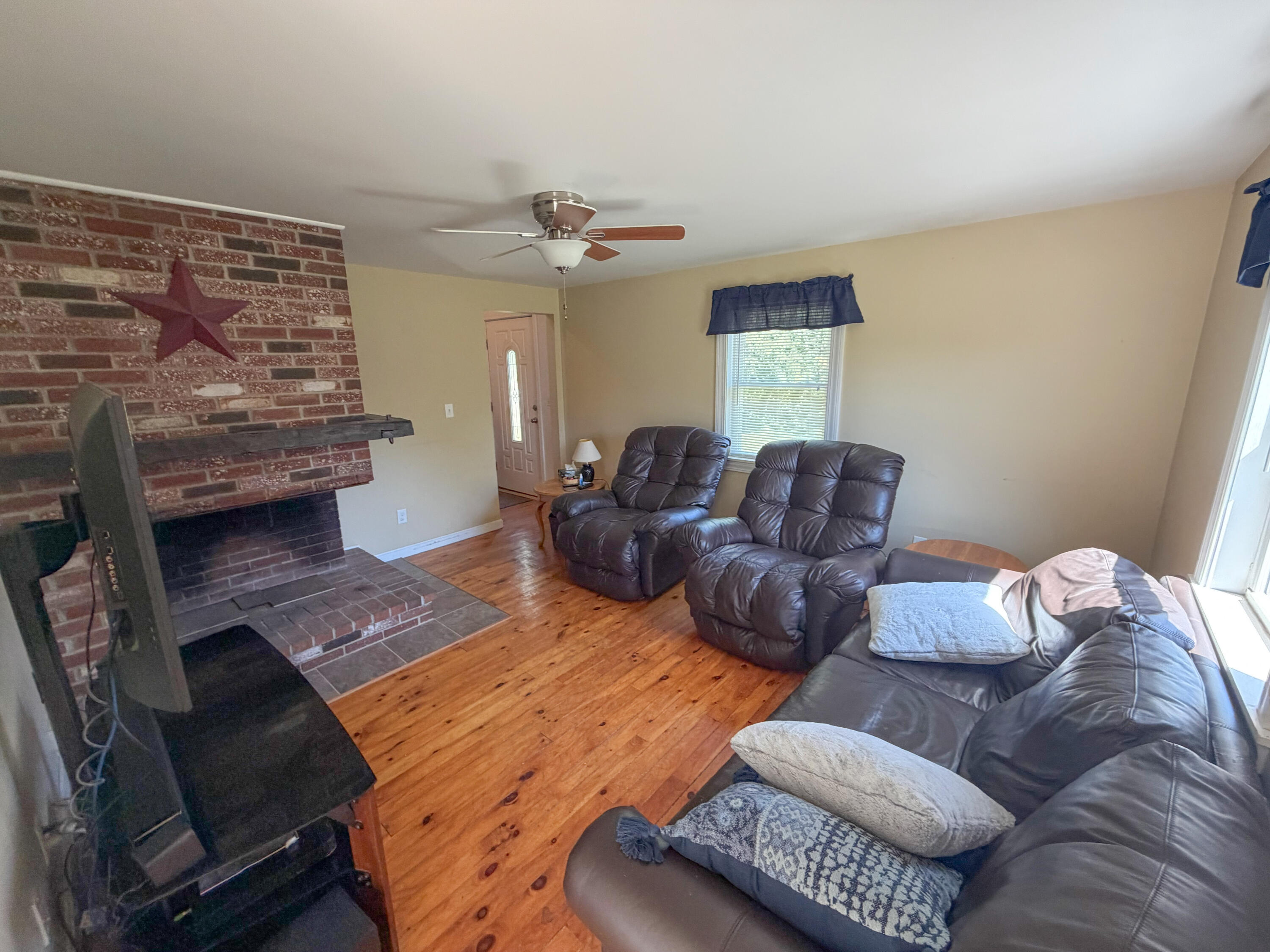 main property photo 33