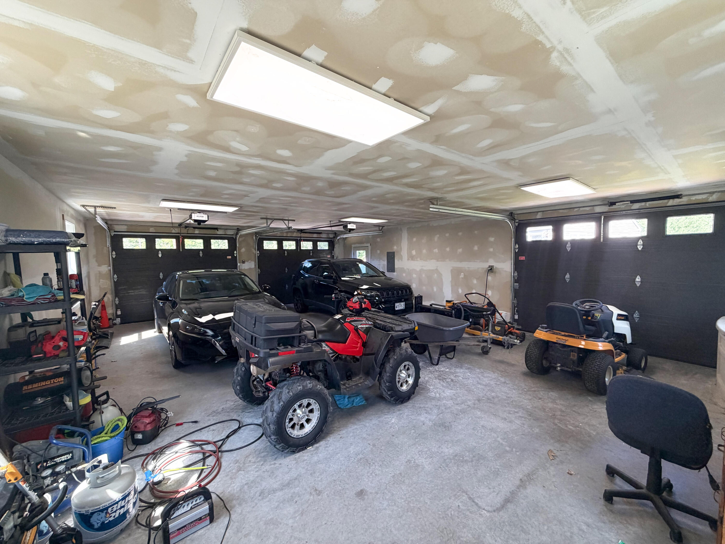 main property photo 50