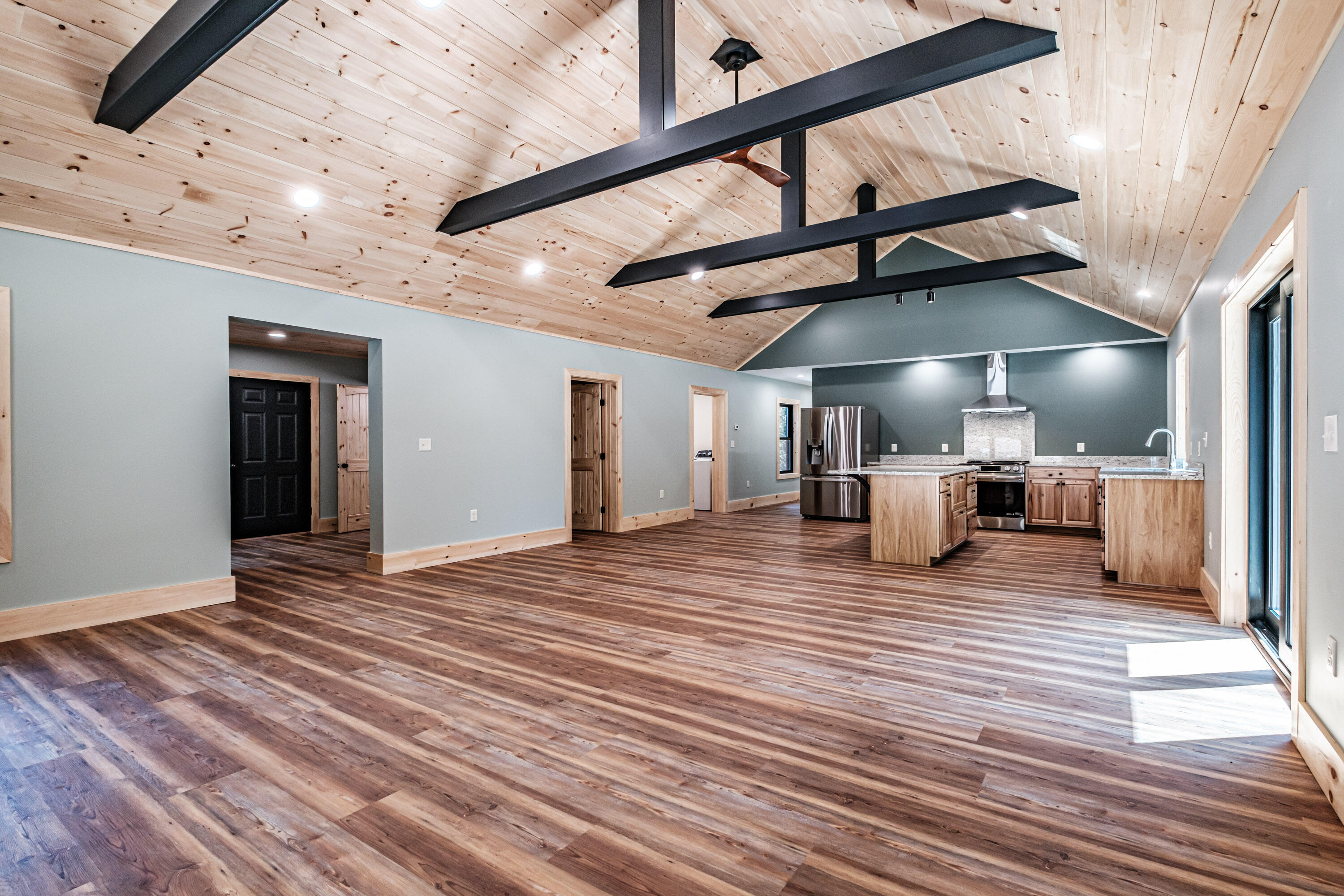 main property photo 13