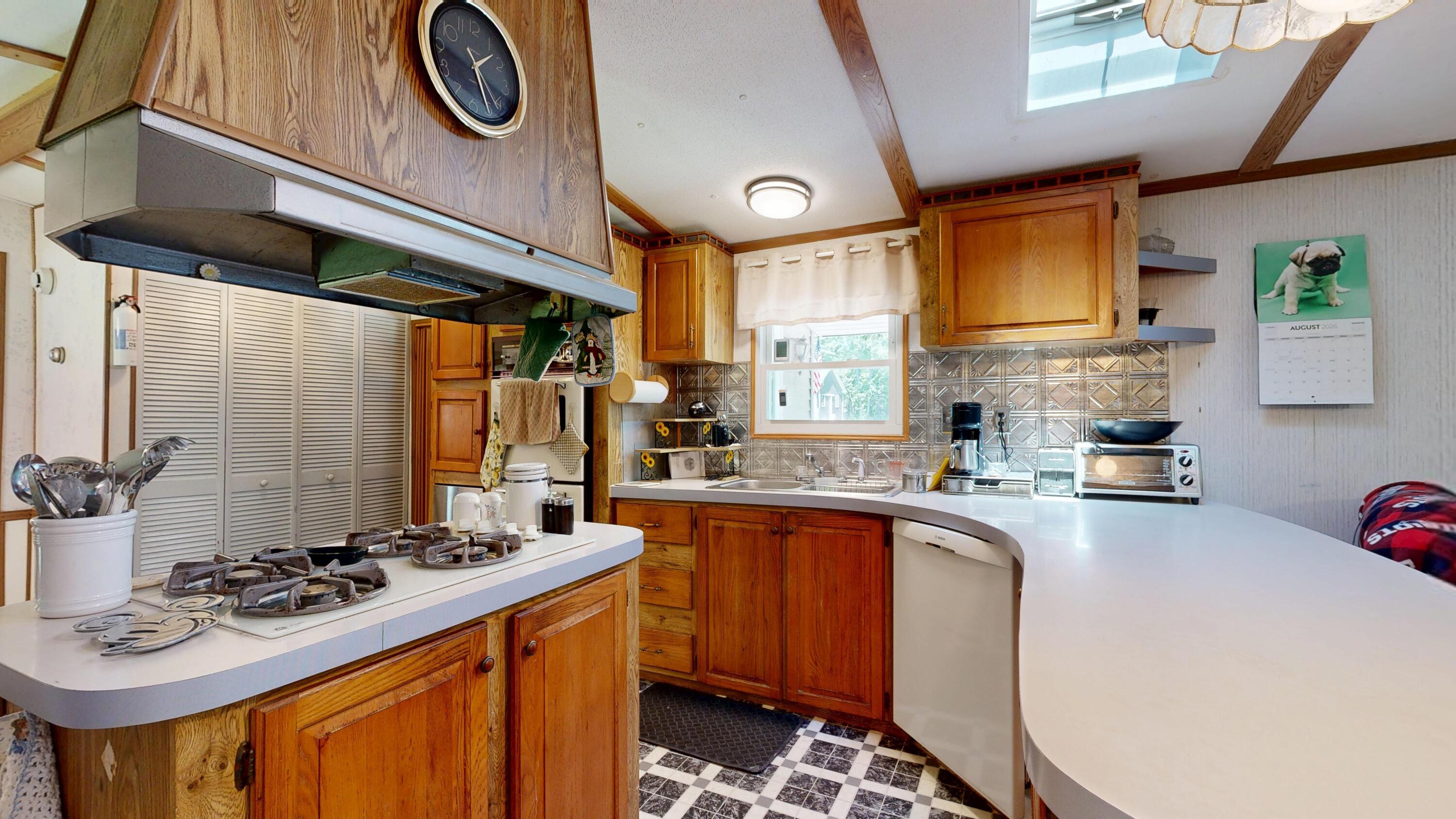 main property photo 6