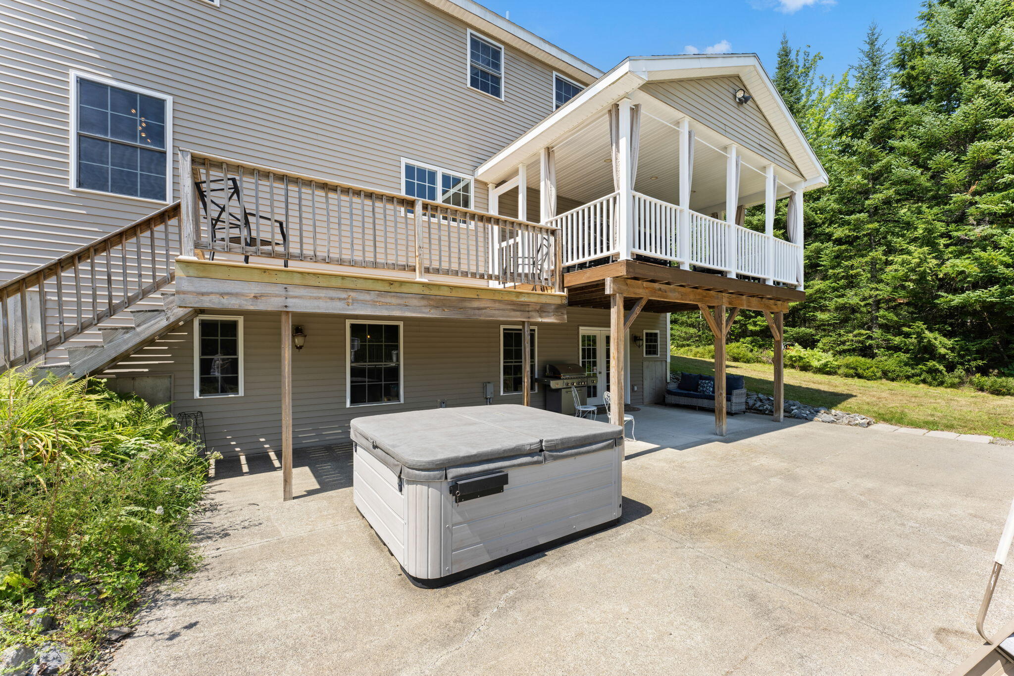 main property photo 15