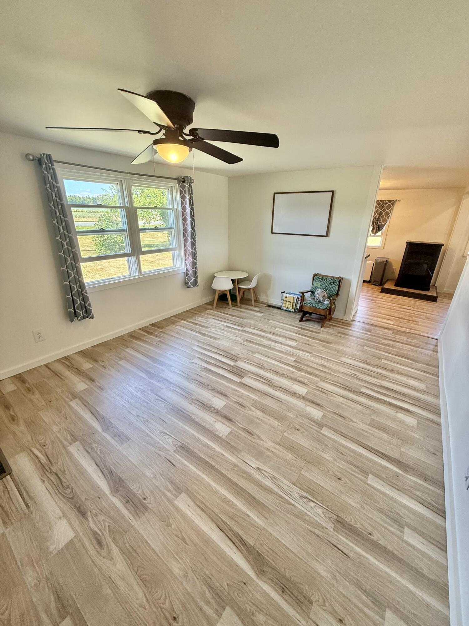 property viewer photo 44