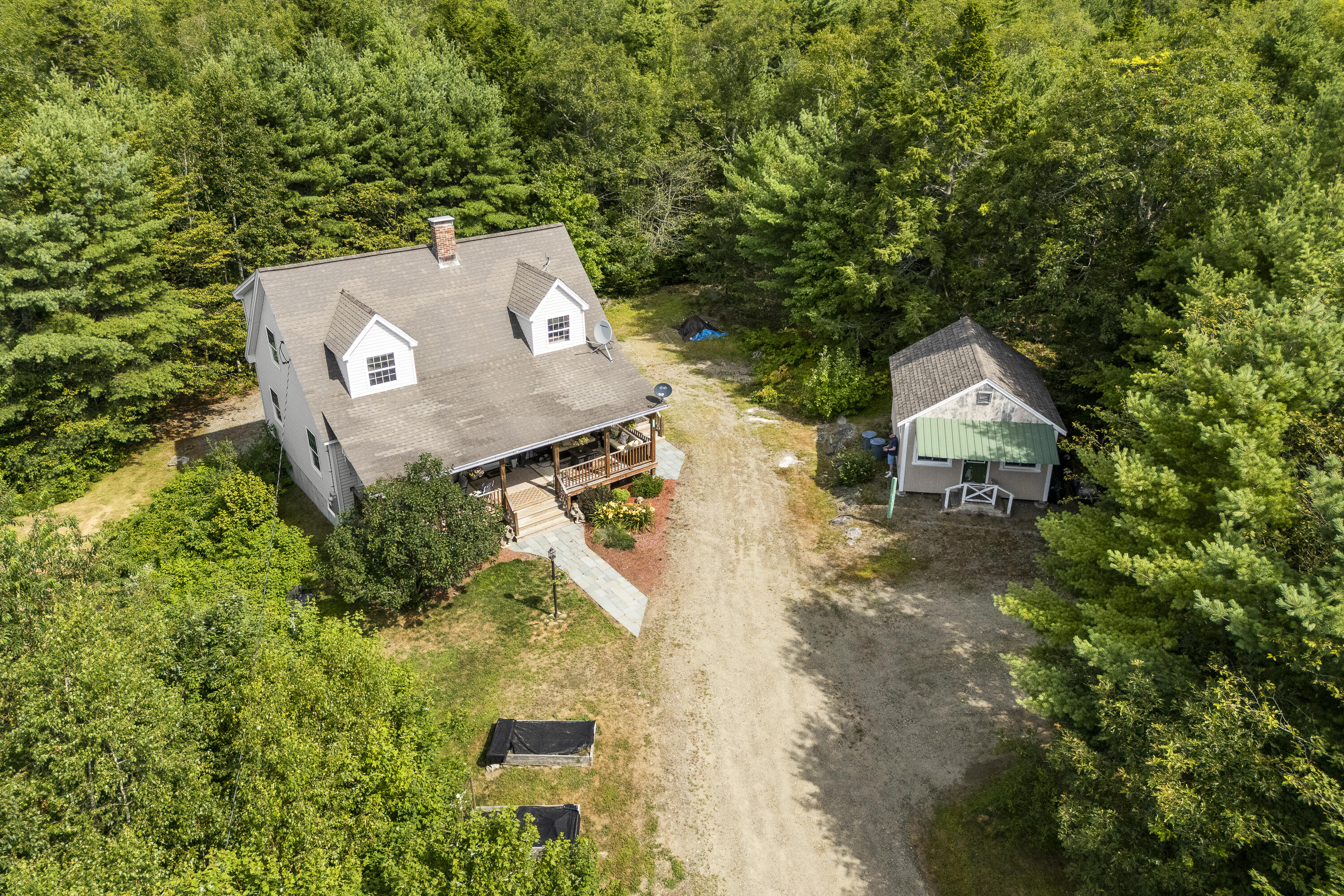 main property photo 37