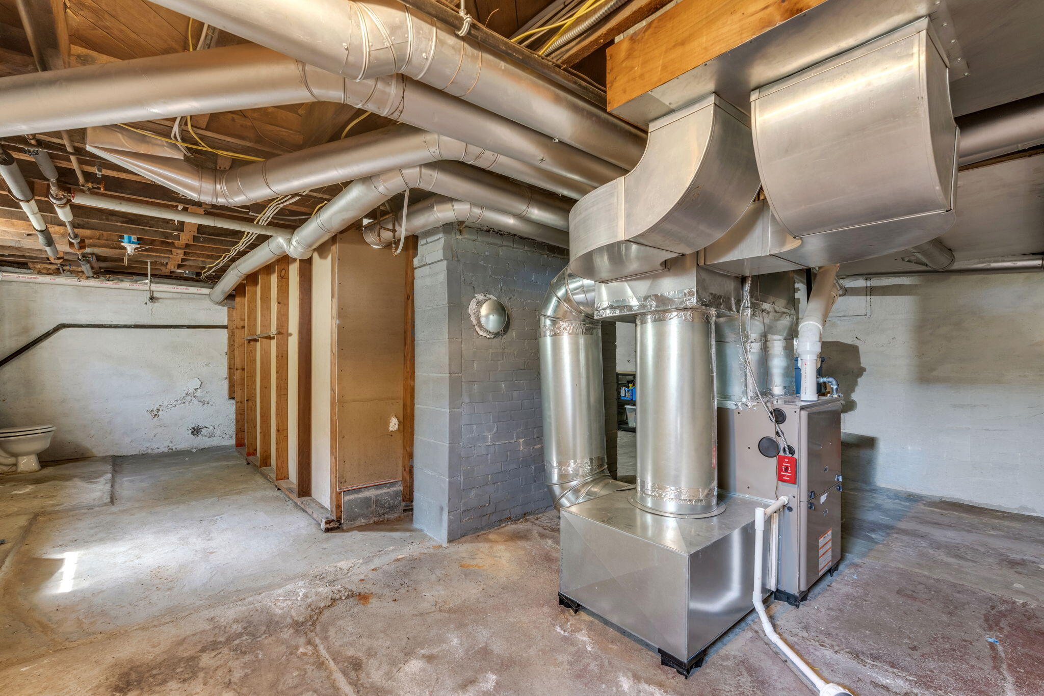 main property photo 34