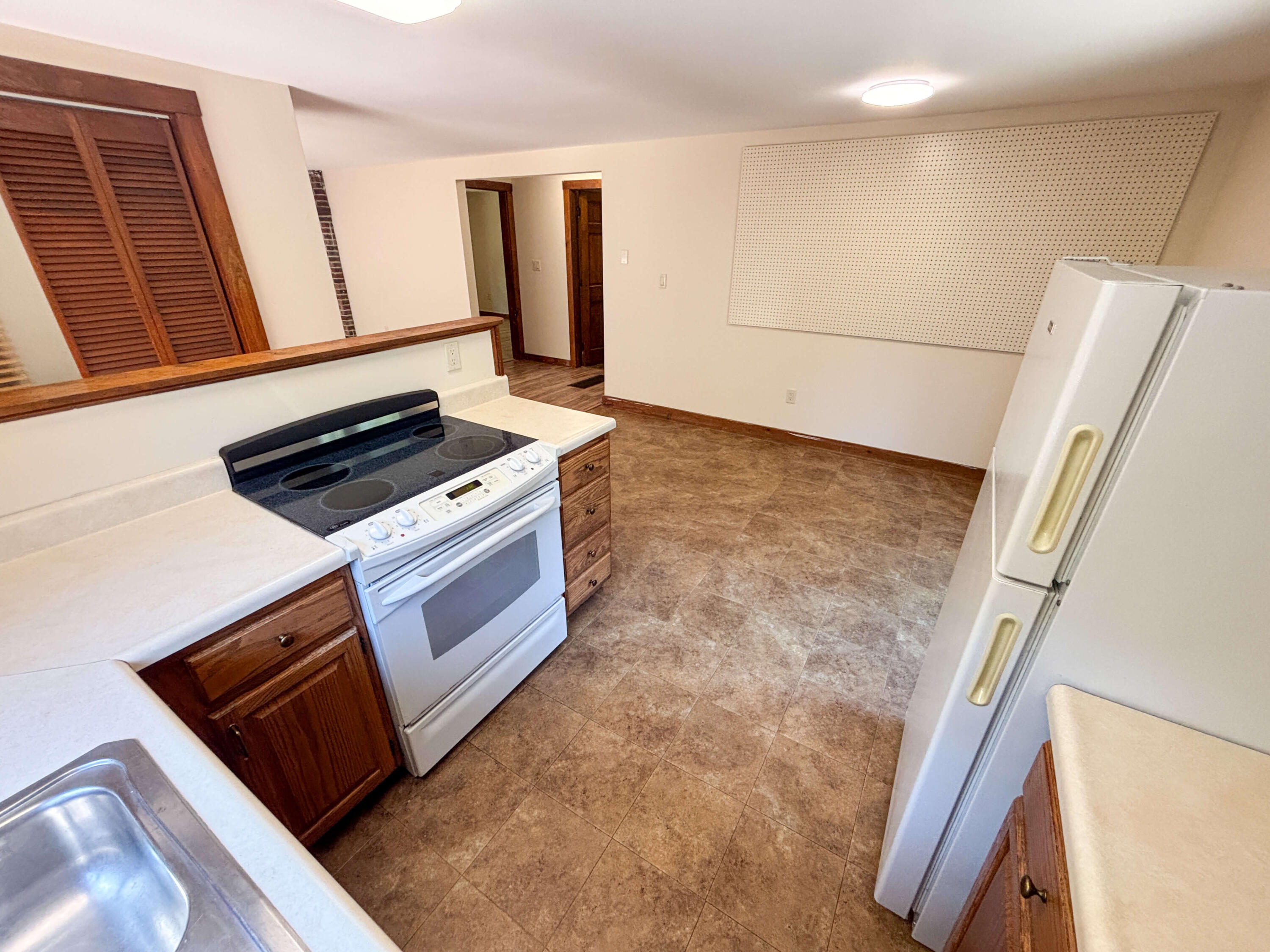 main property photo 78
