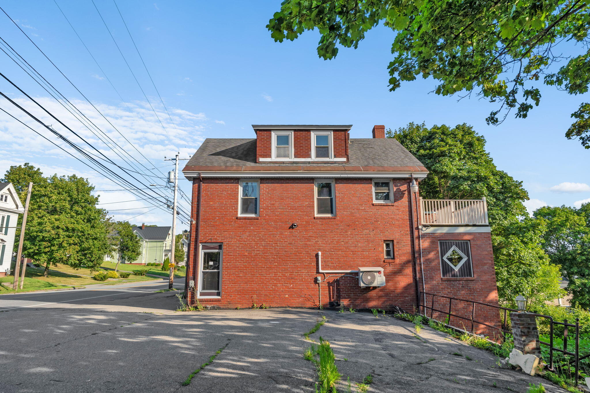 main property photo 45