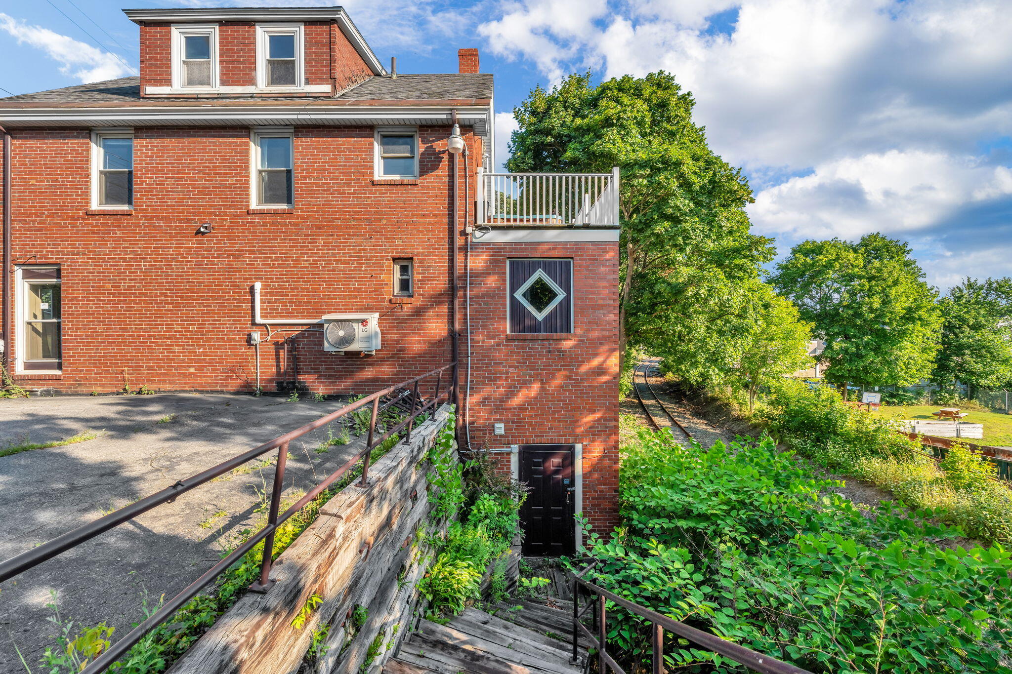 main property photo 46
