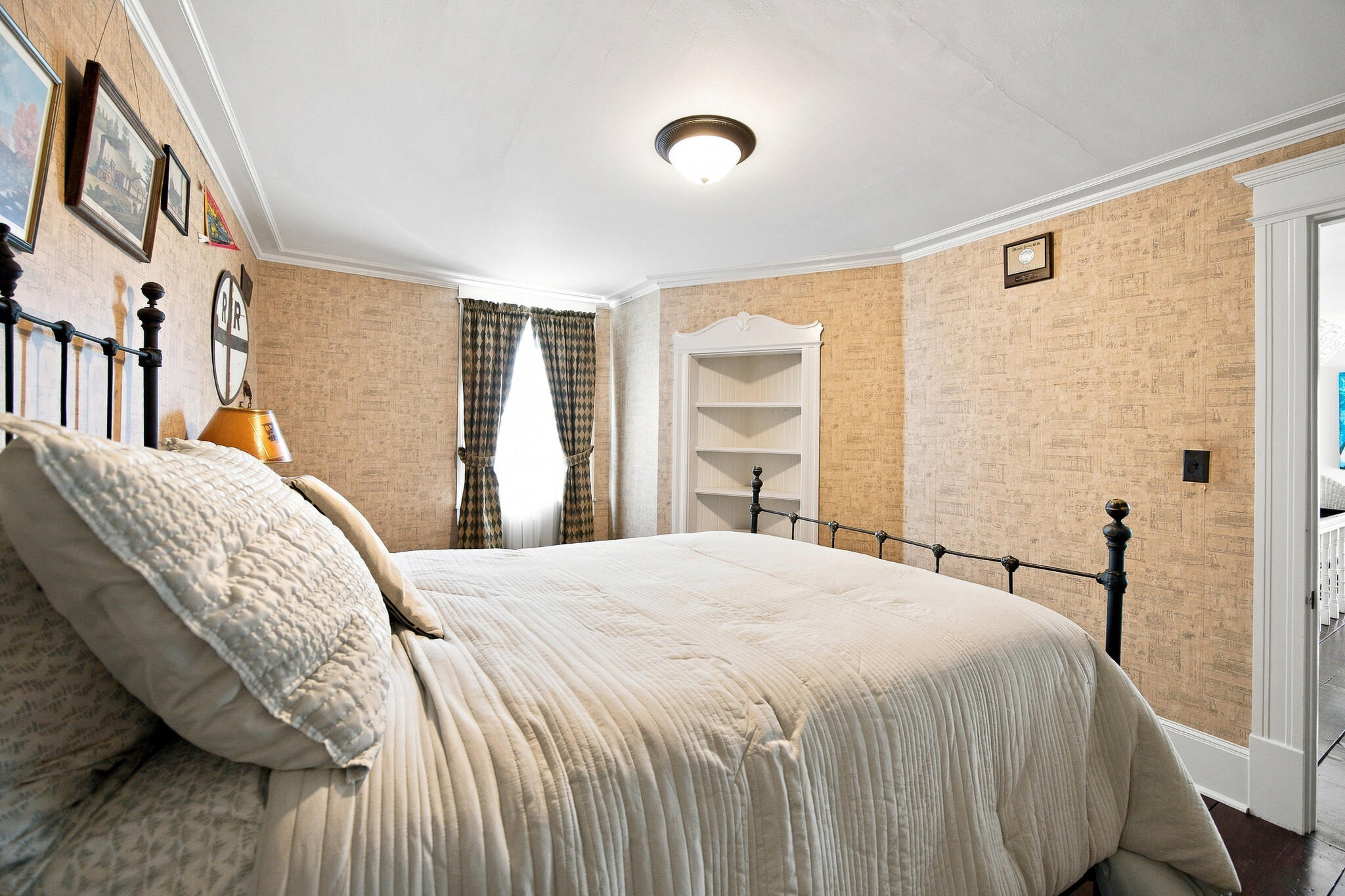 main property photo 40