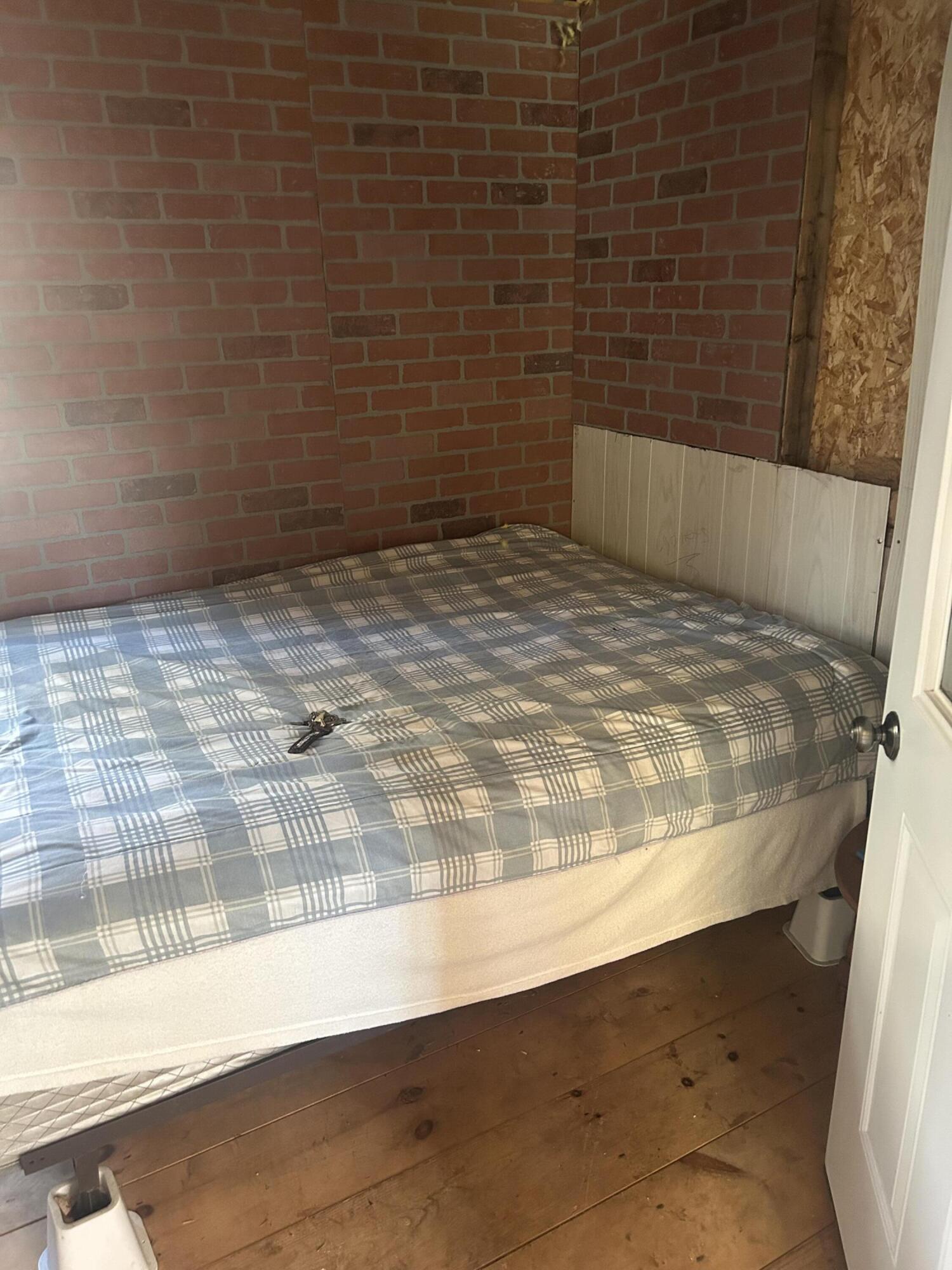 property viewer photo 7