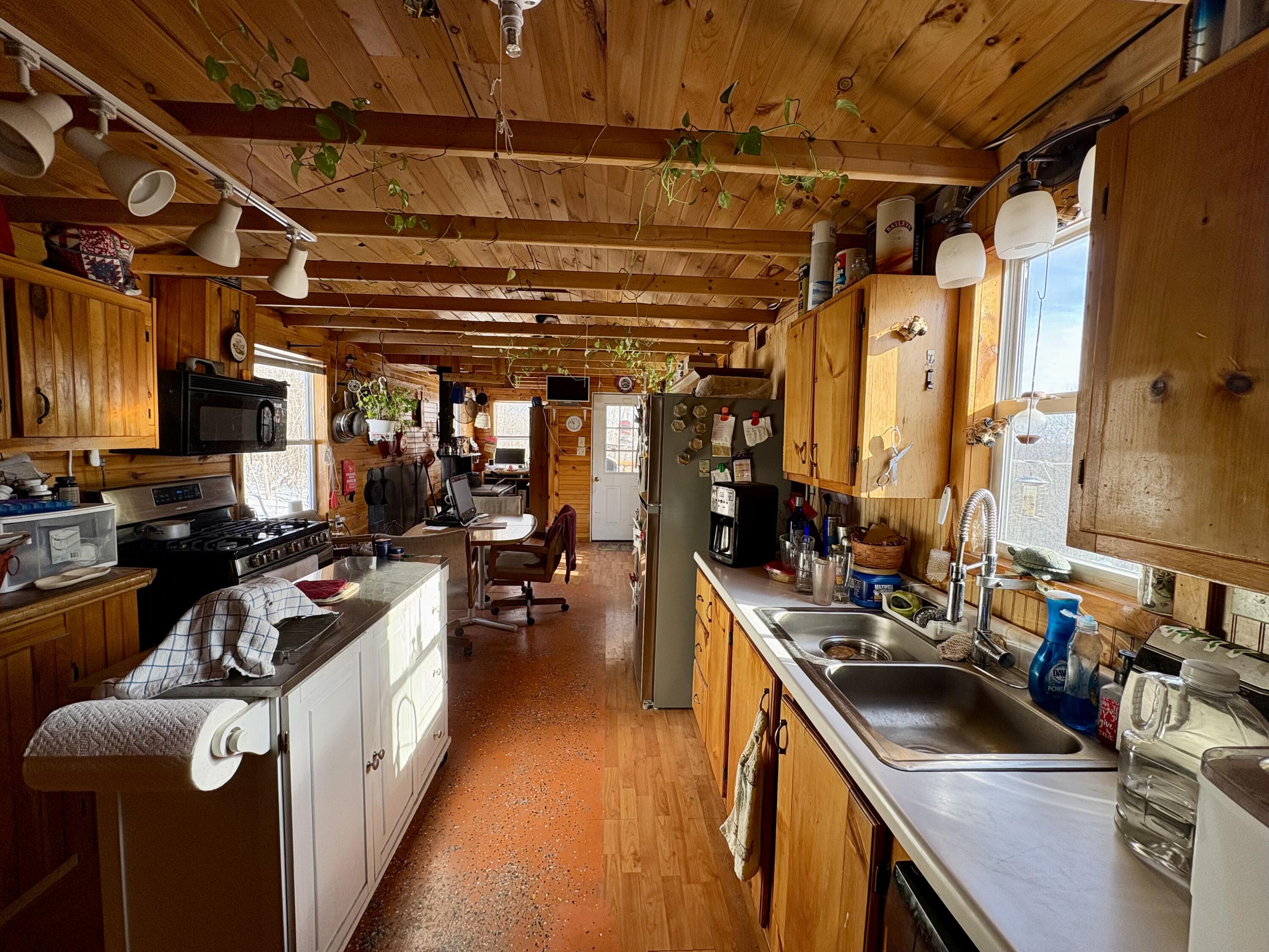 main property photo 4