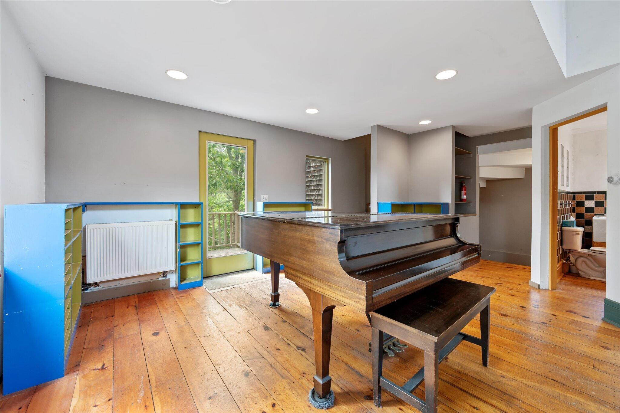 main property photo 17