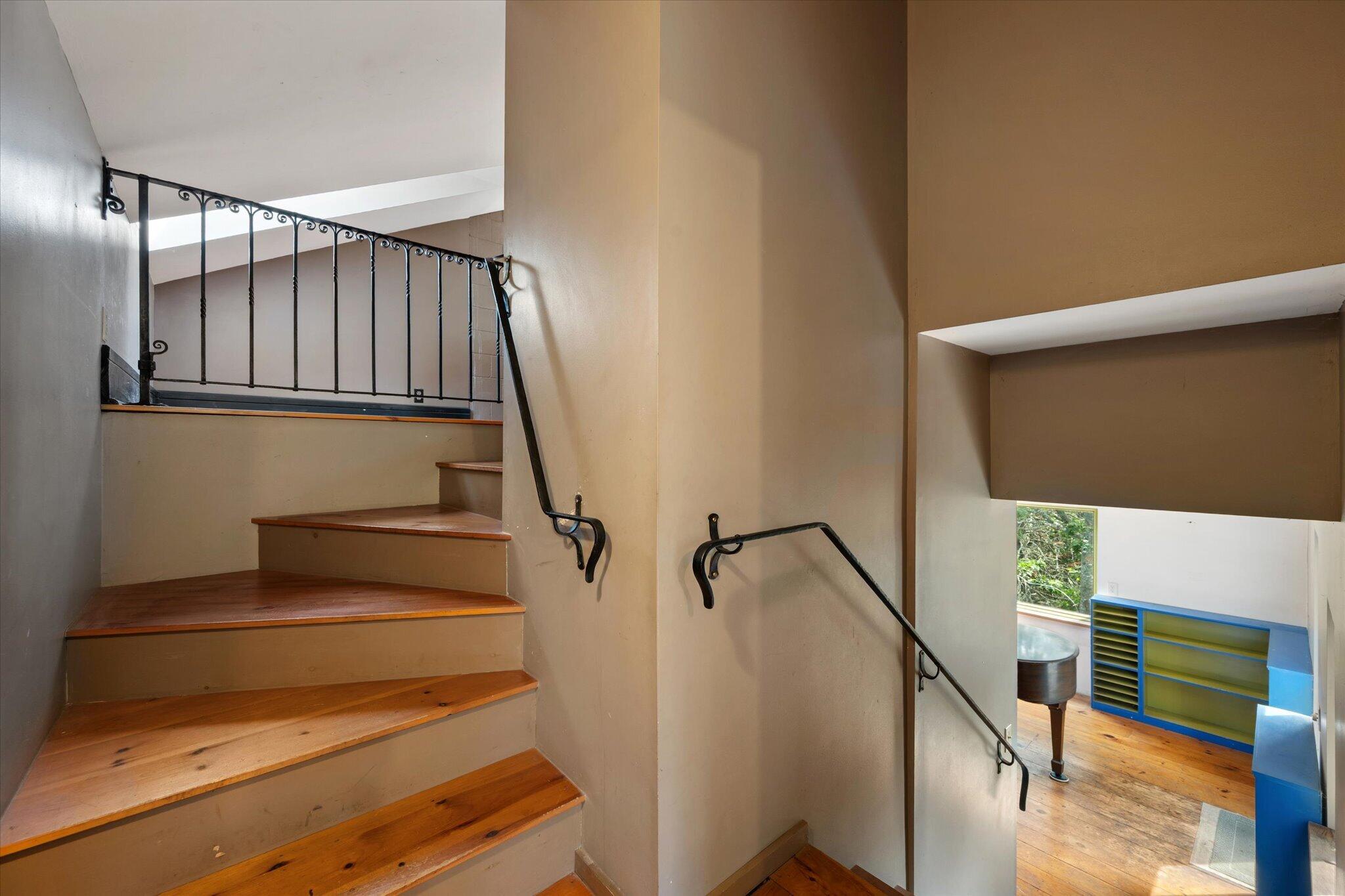 main property photo 30