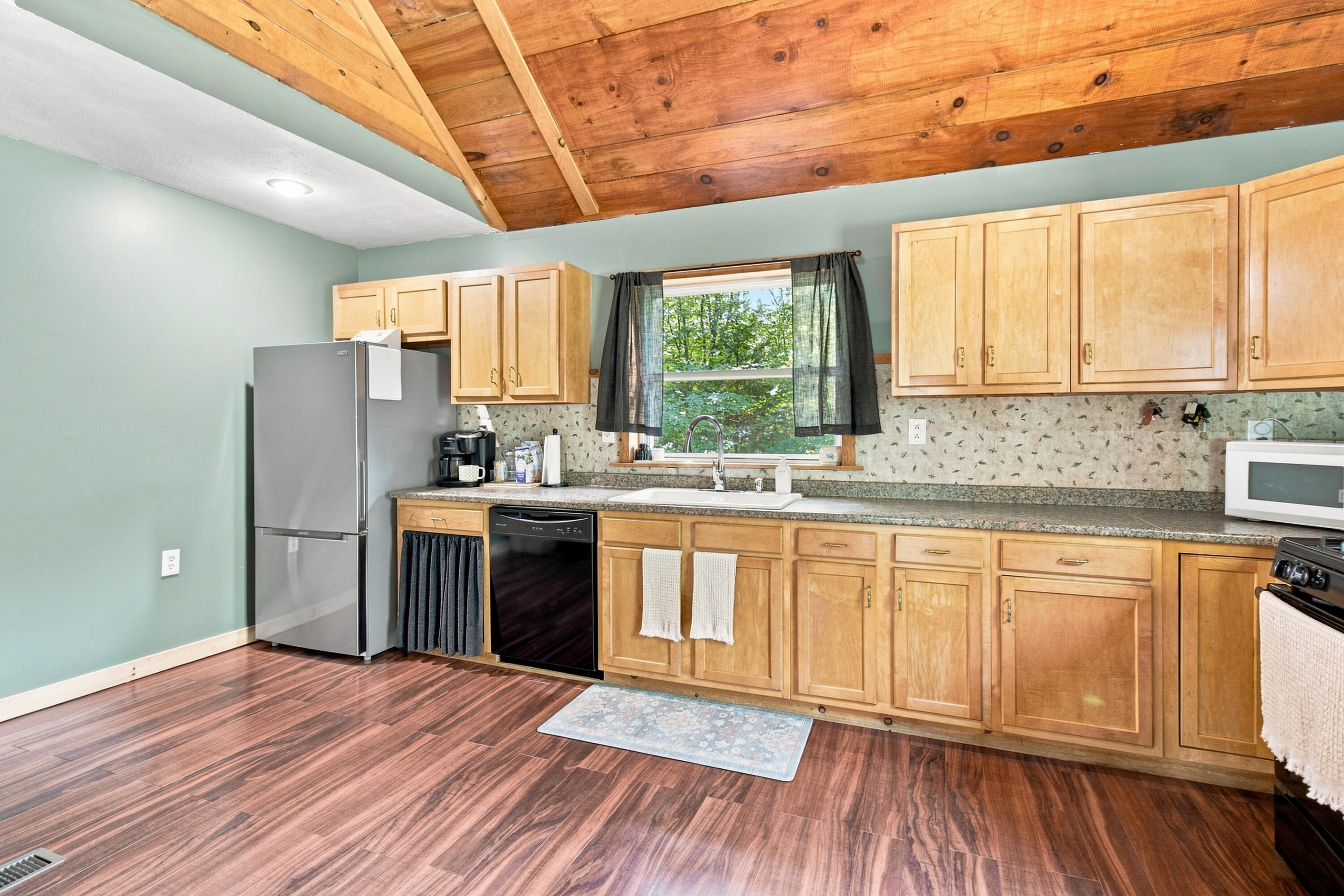 main property photo 20