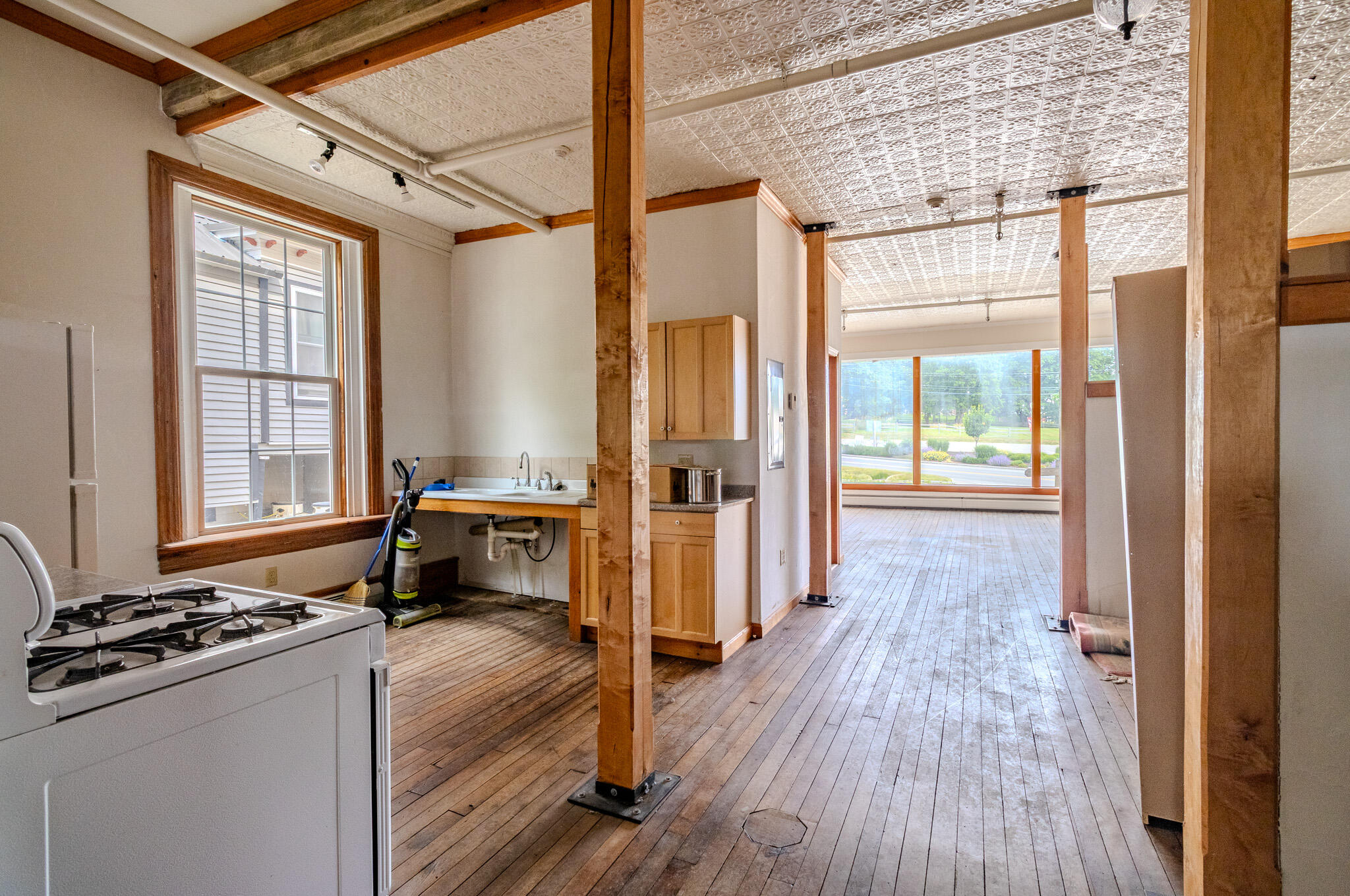 main property photo 34