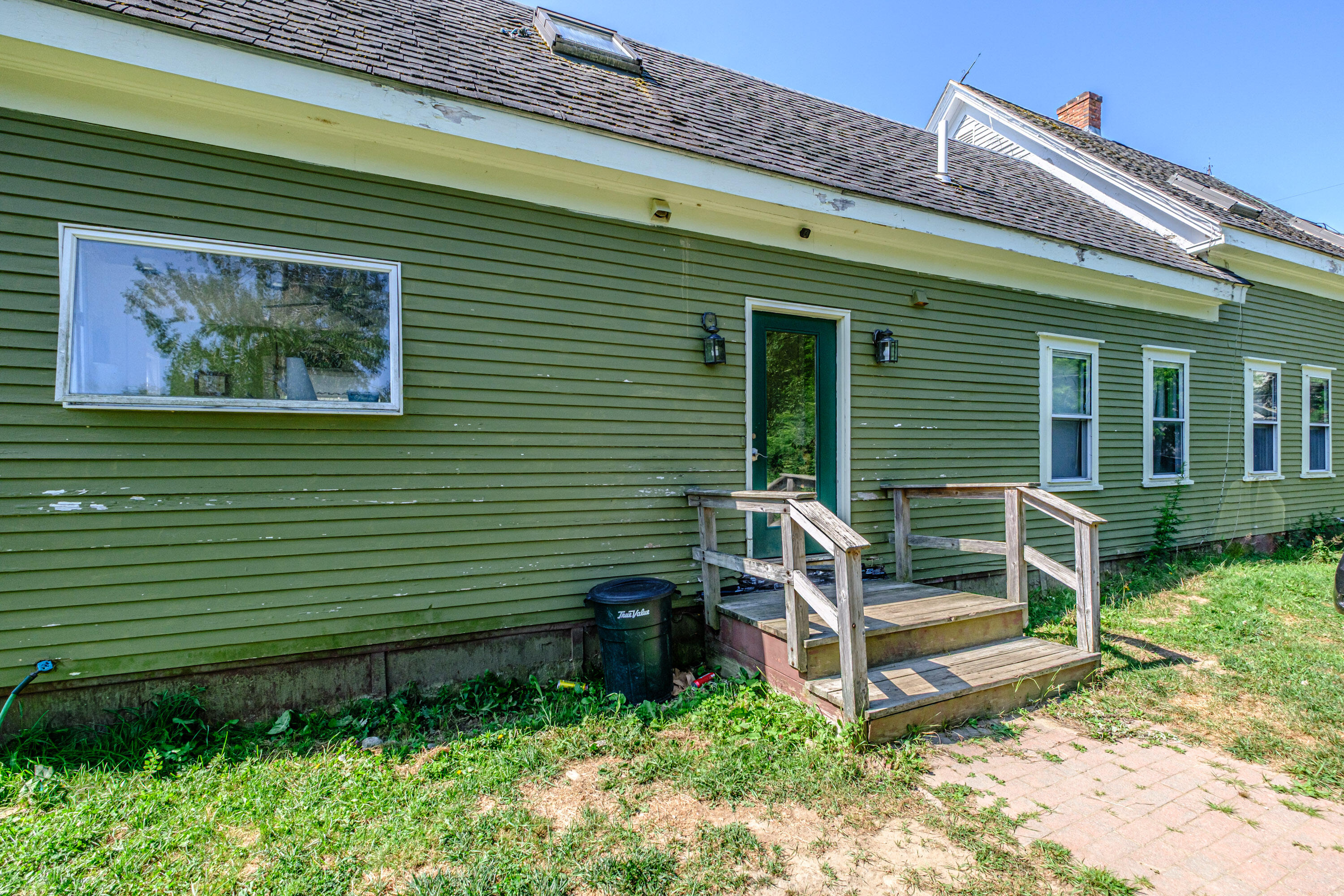 main property photo 12