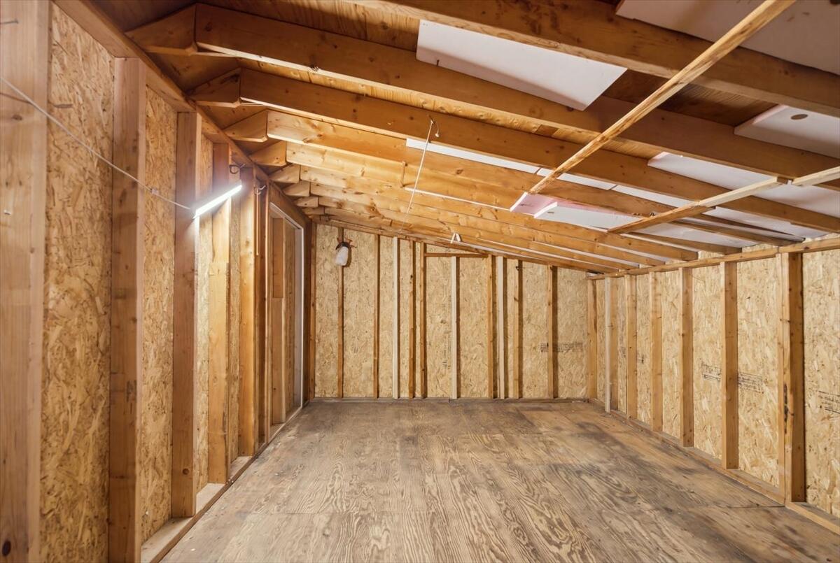 main property photo 95