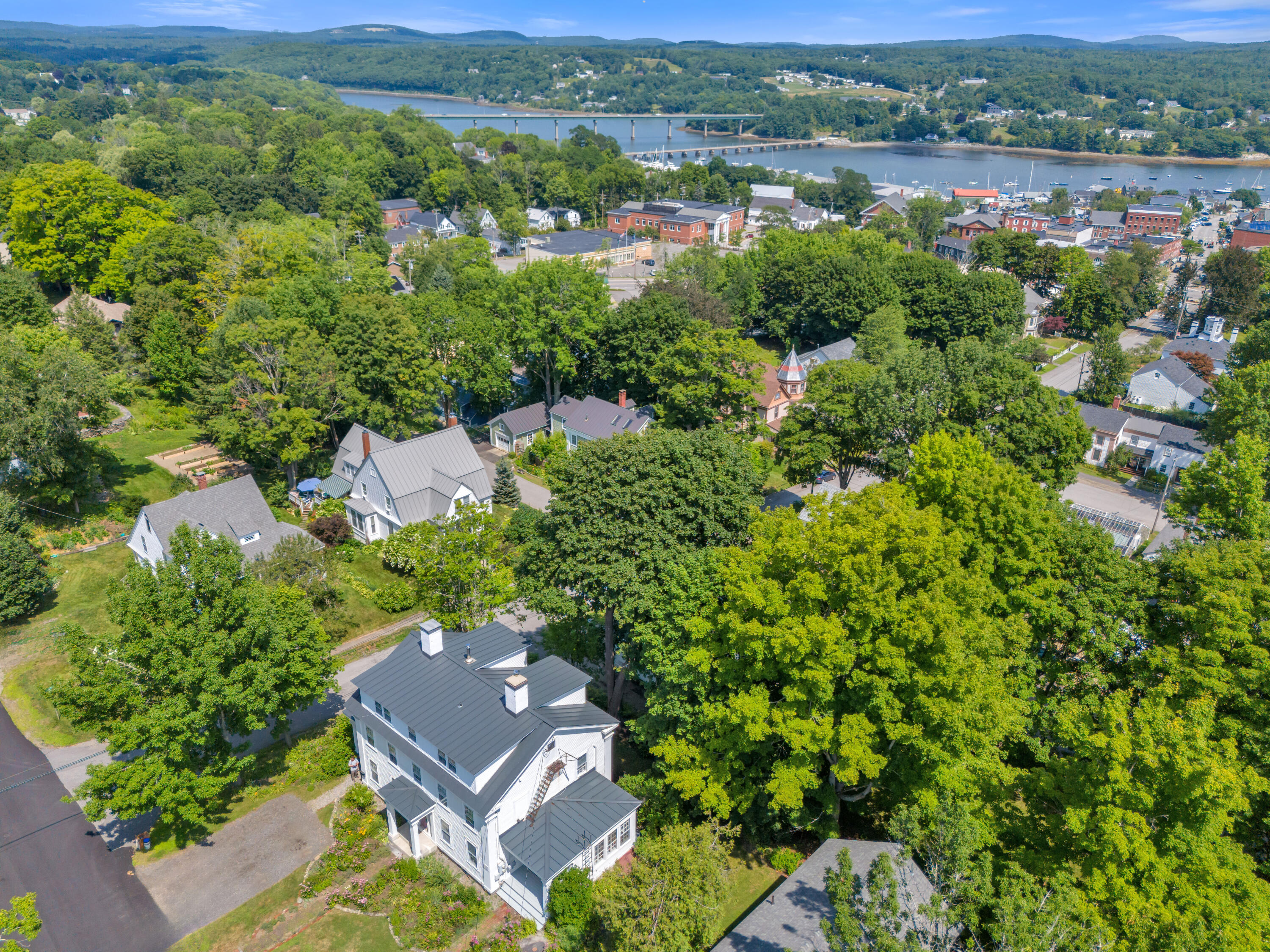 main property photo 60