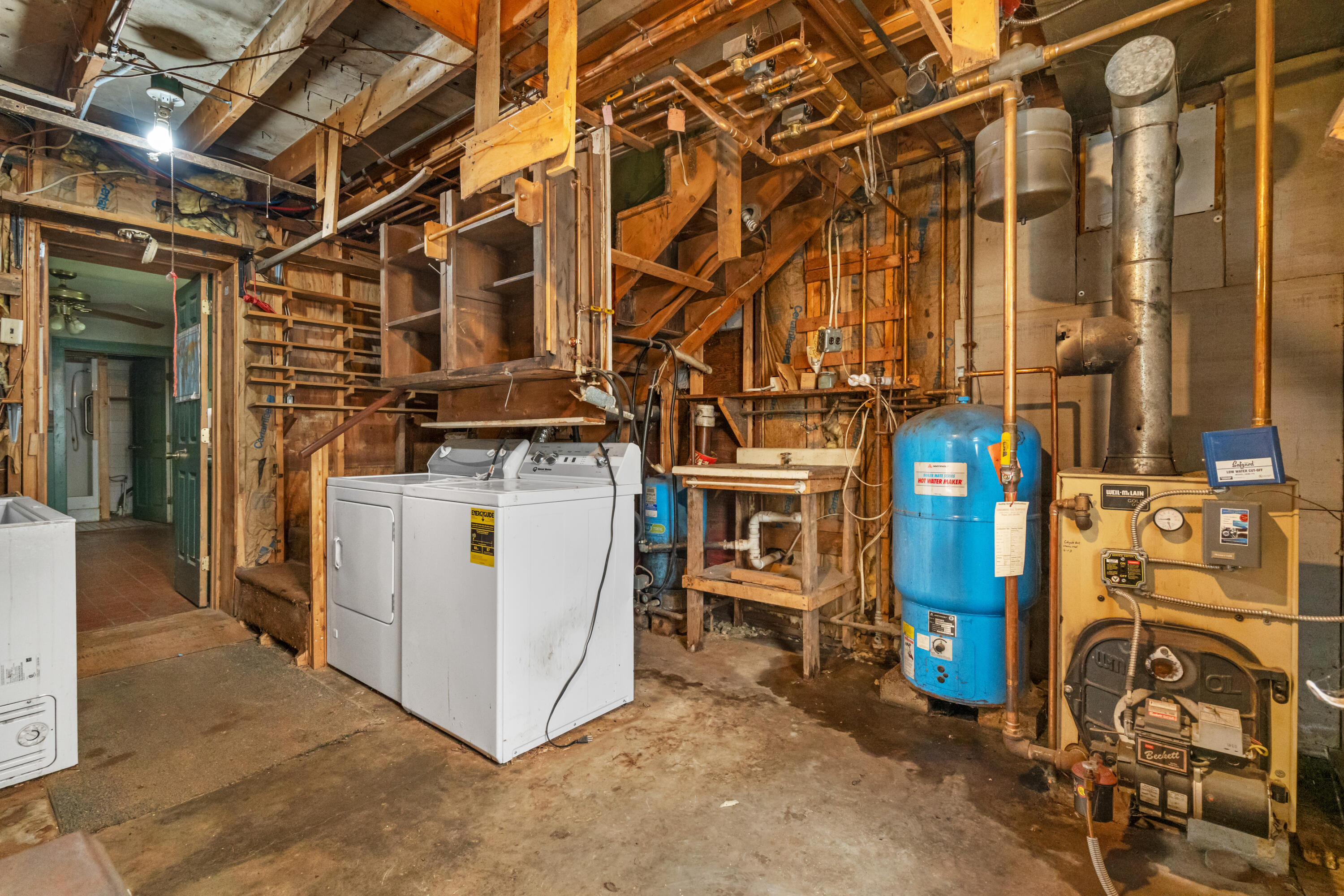 main property photo 29