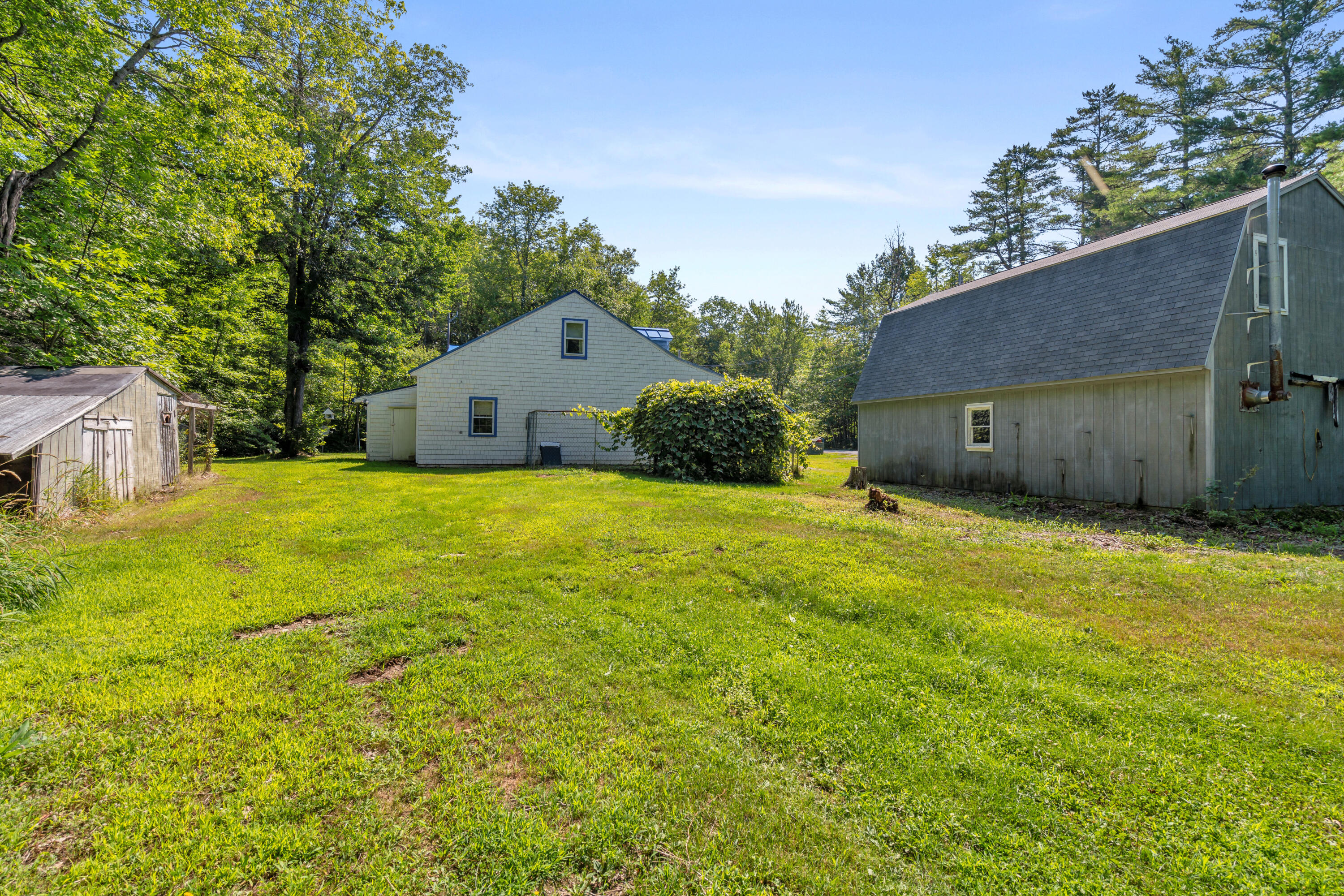main property photo 38