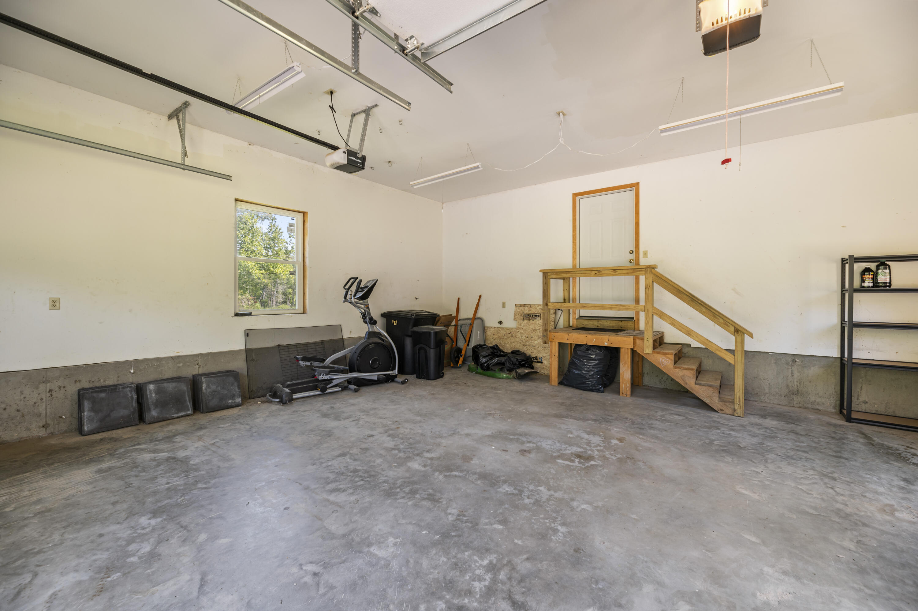 main property photo 59