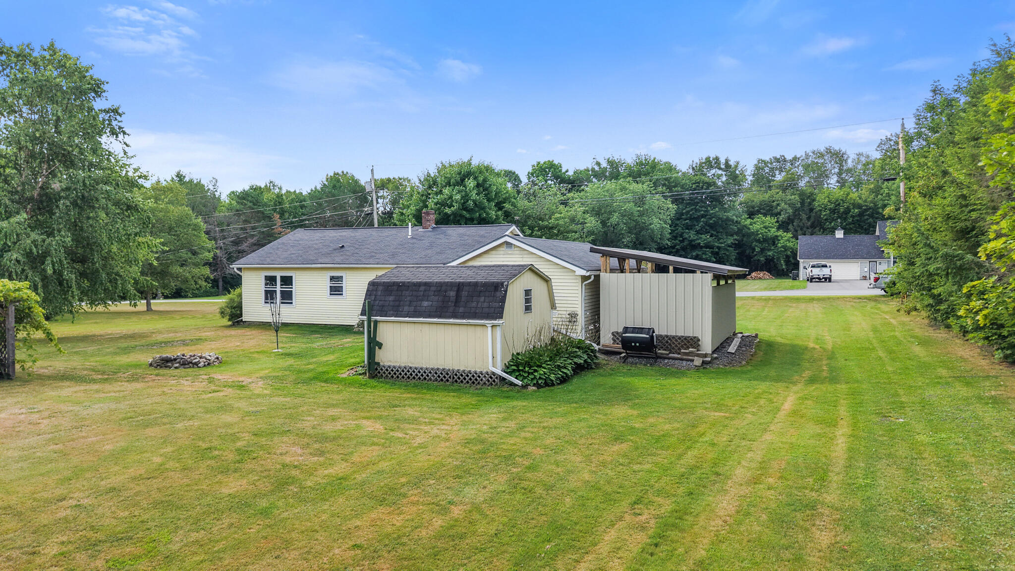 main property photo 28