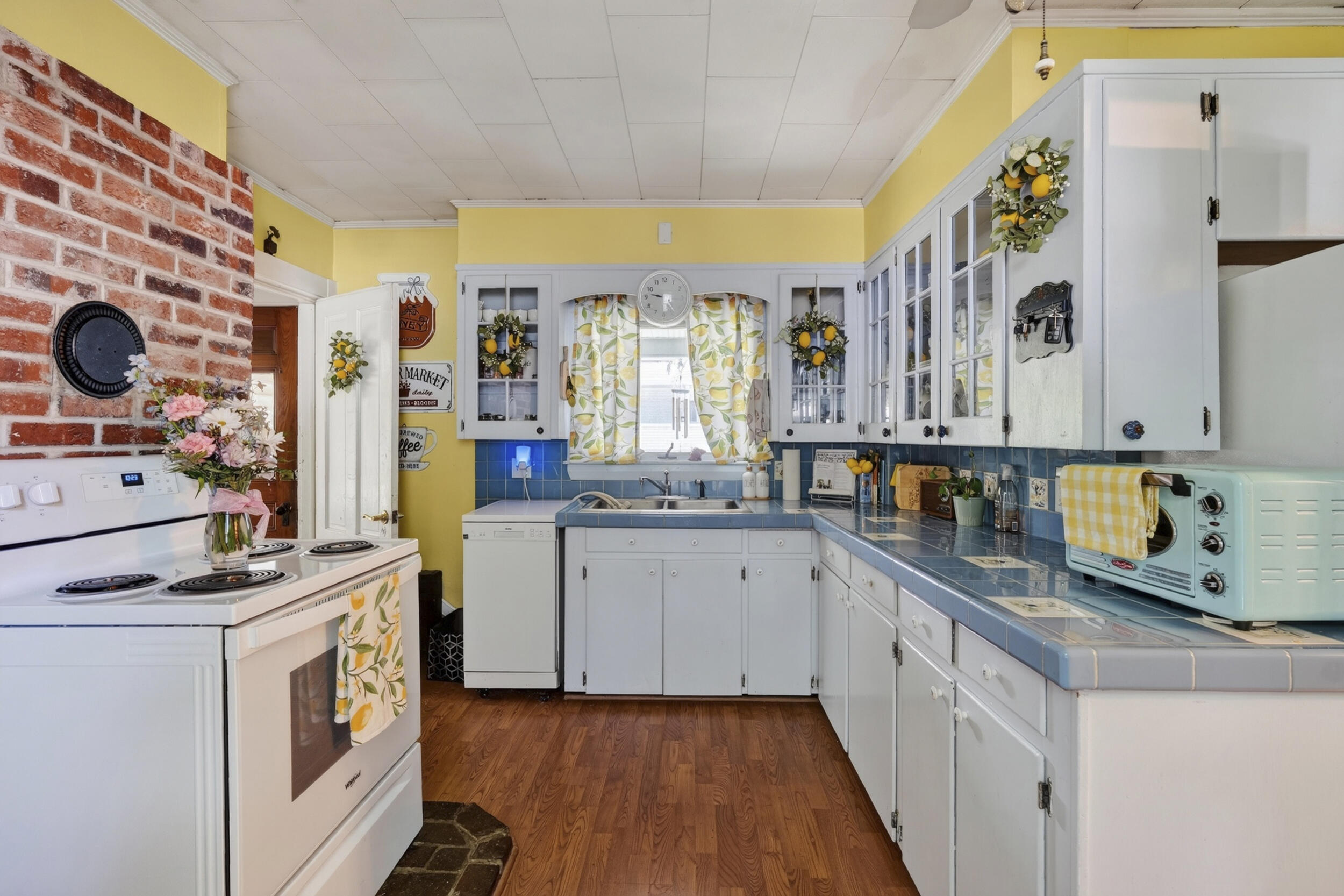 main property photo 12