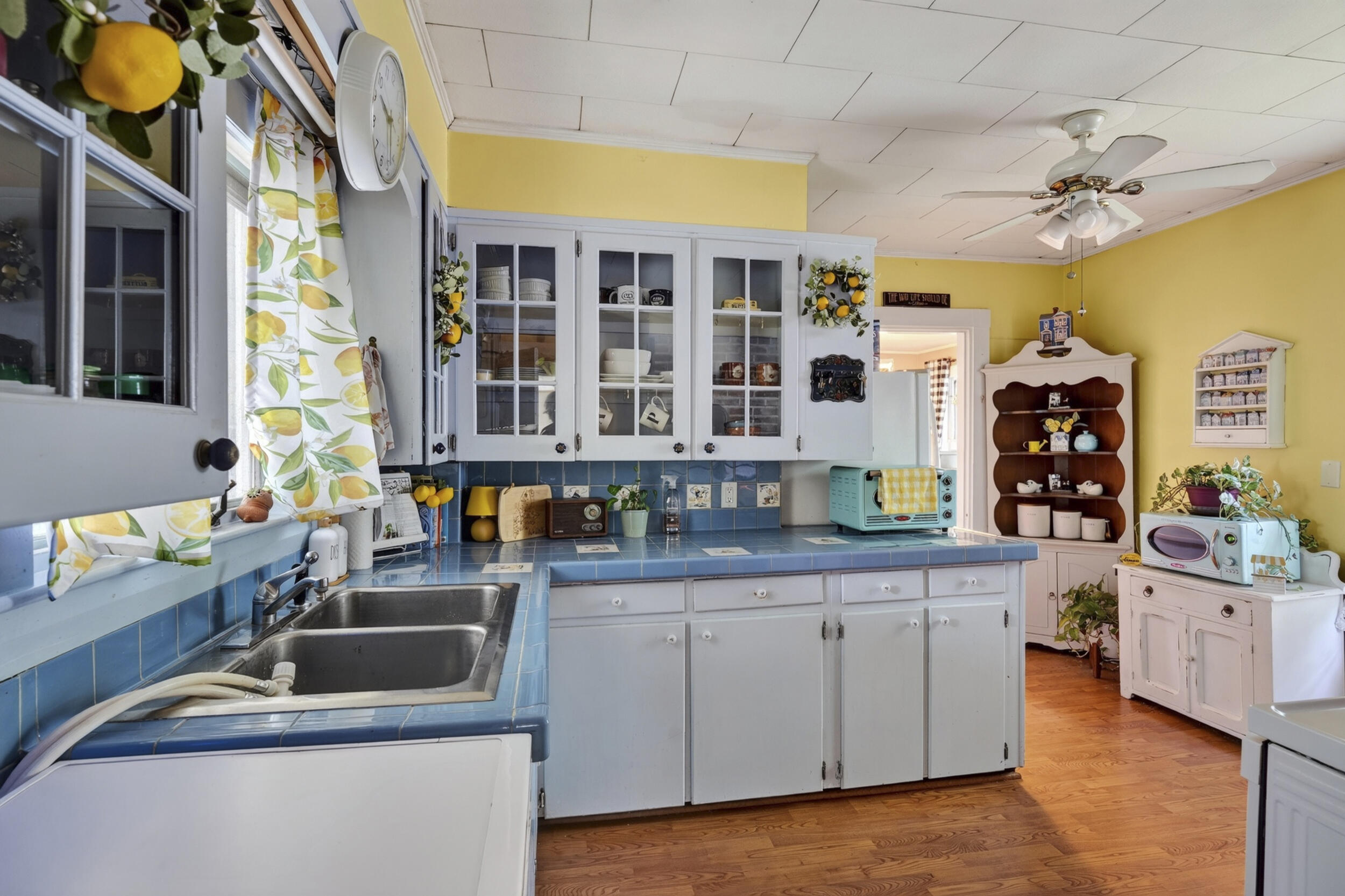 main property photo 13