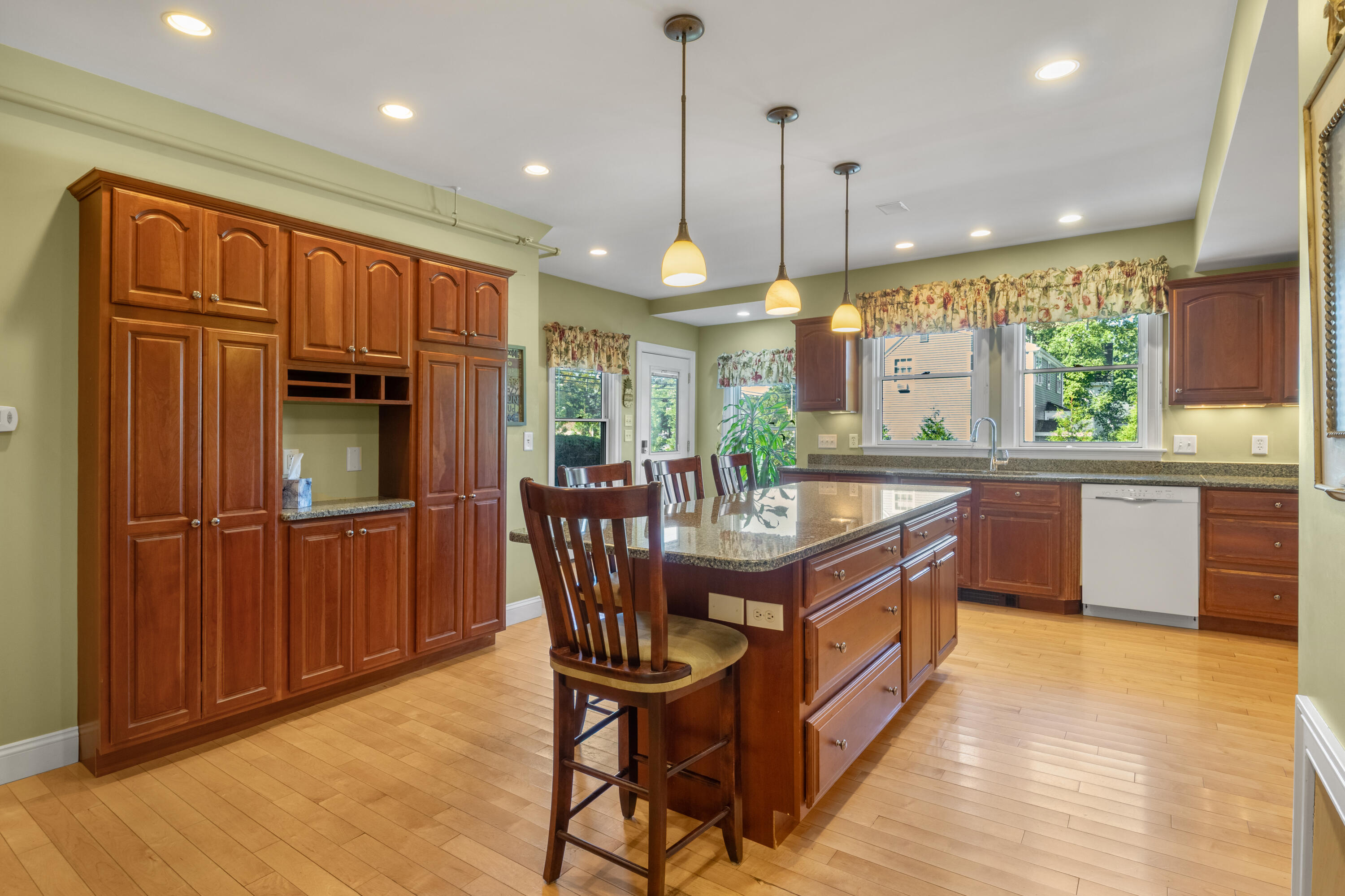 main property photo 15