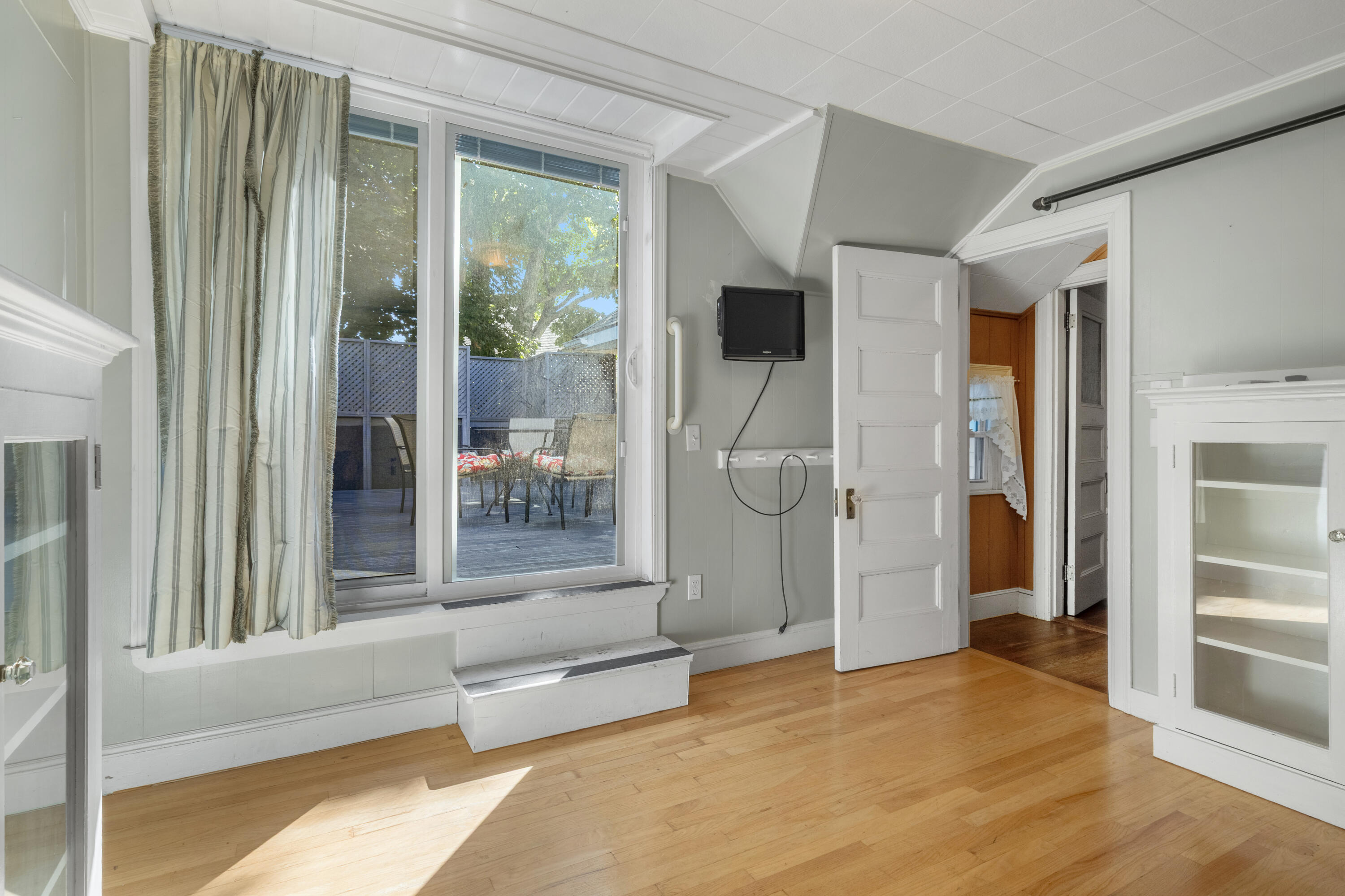 main property photo 50