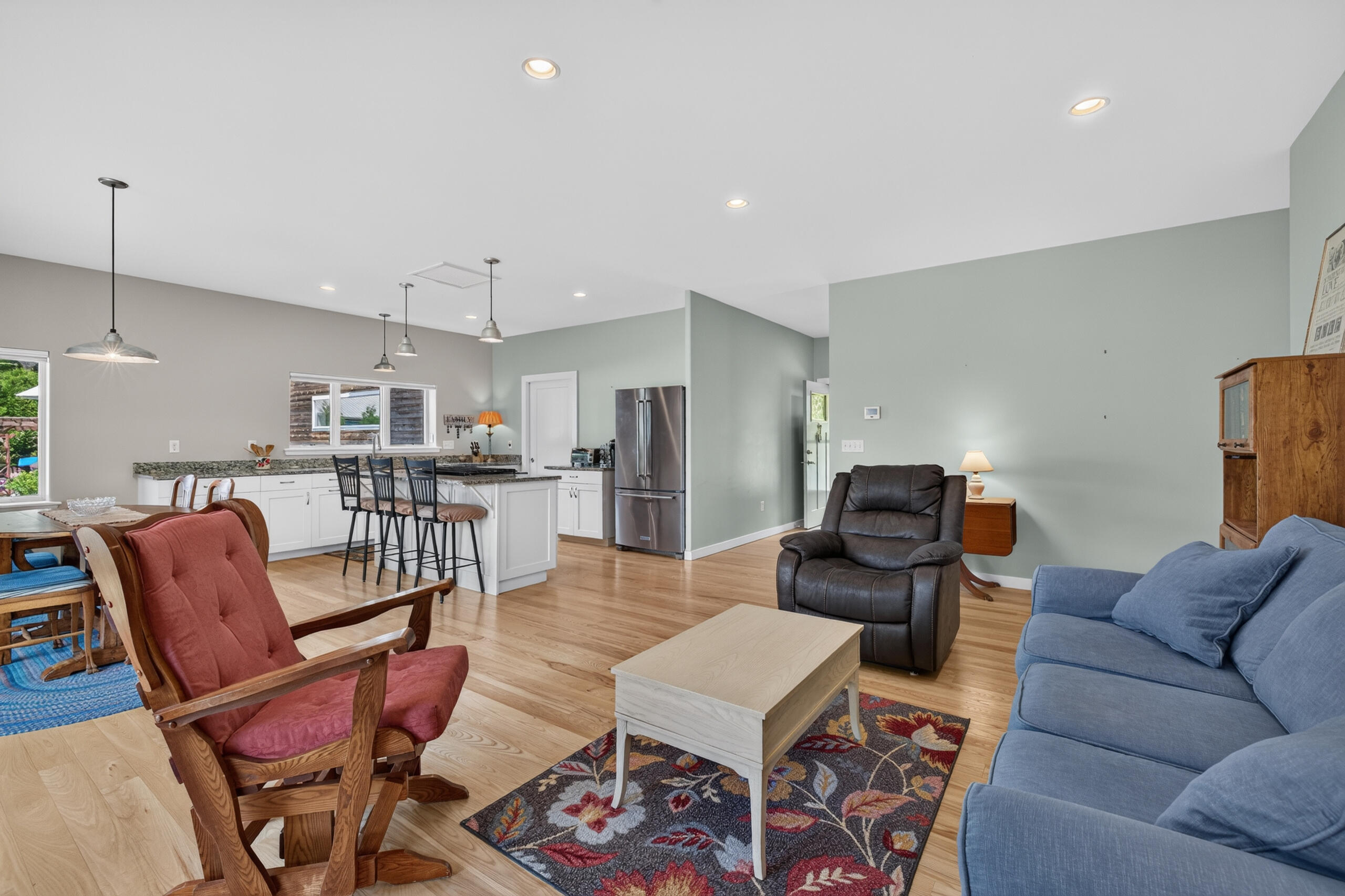 main property photo 16
