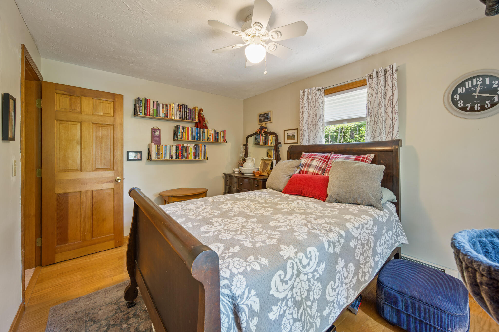 main property photo 32