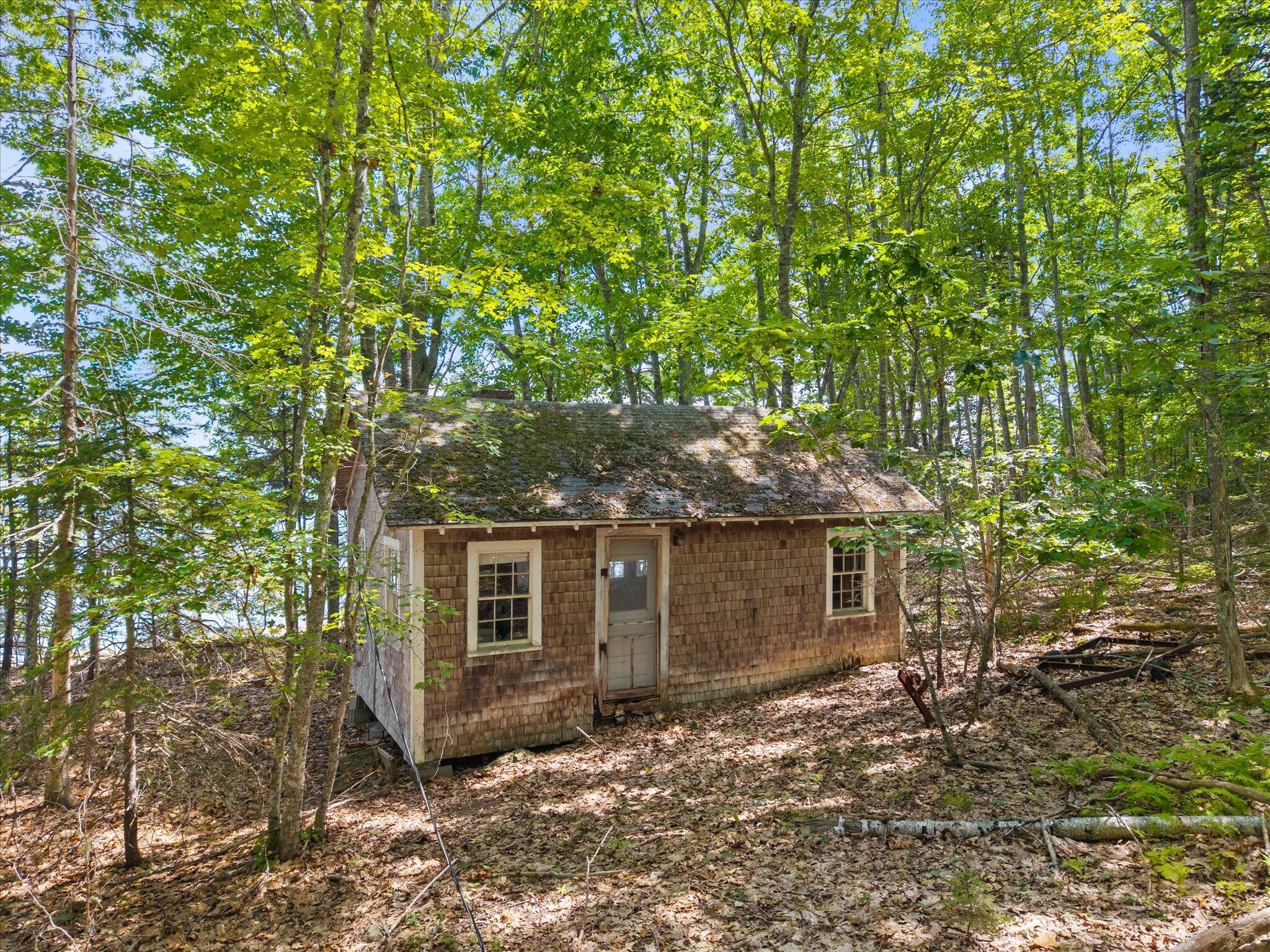 main property photo 16