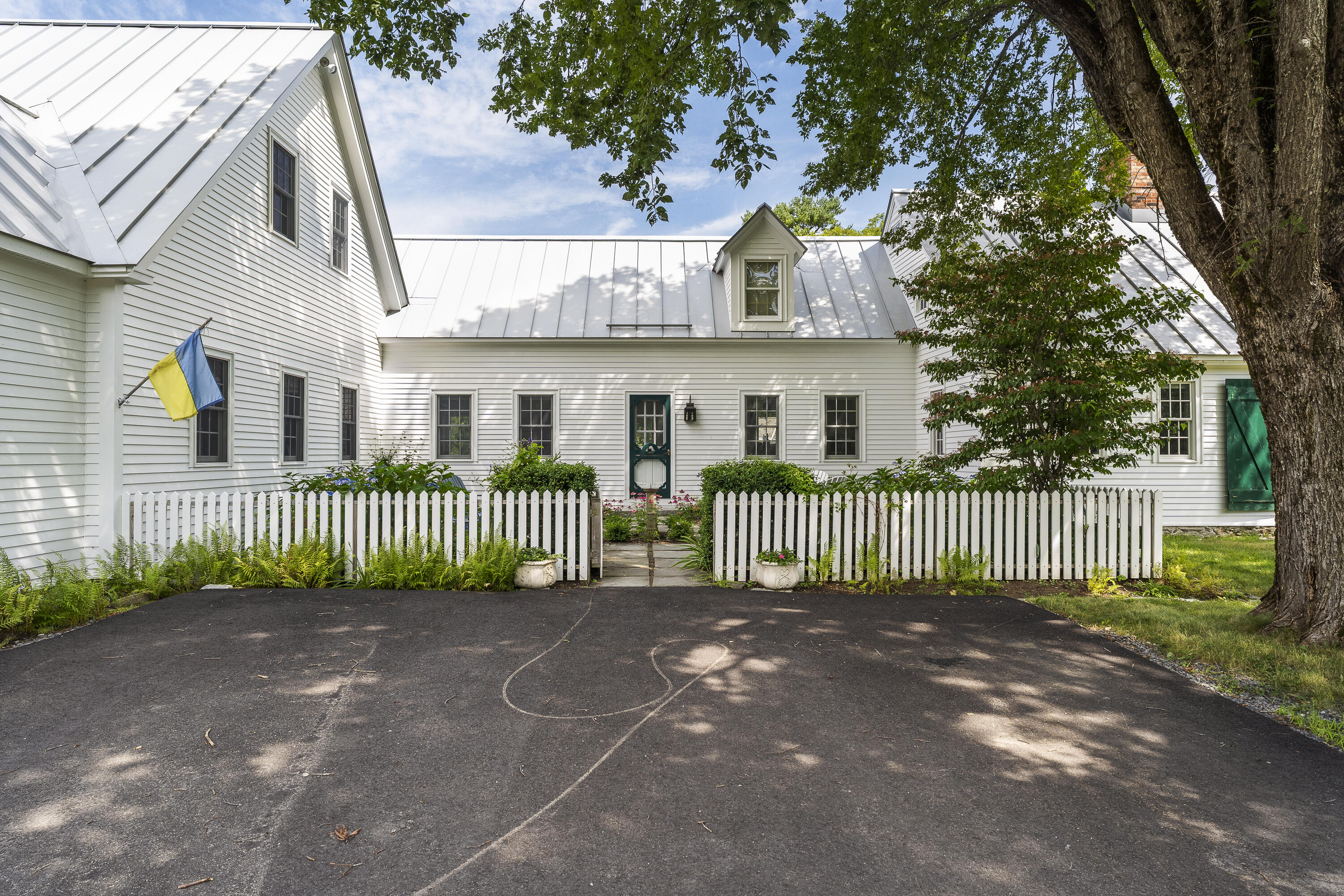 main property photo 12