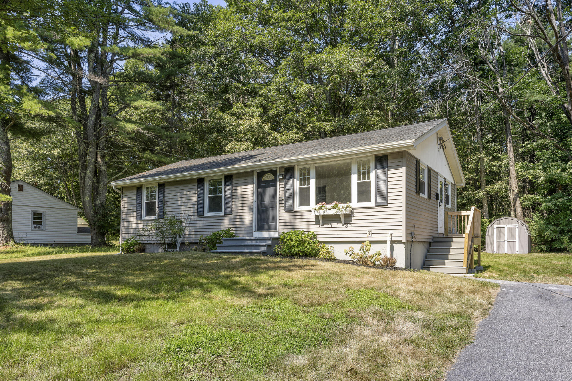 main property photo 37