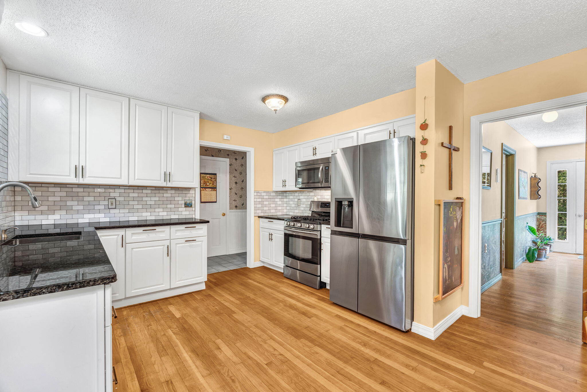 main property photo 7