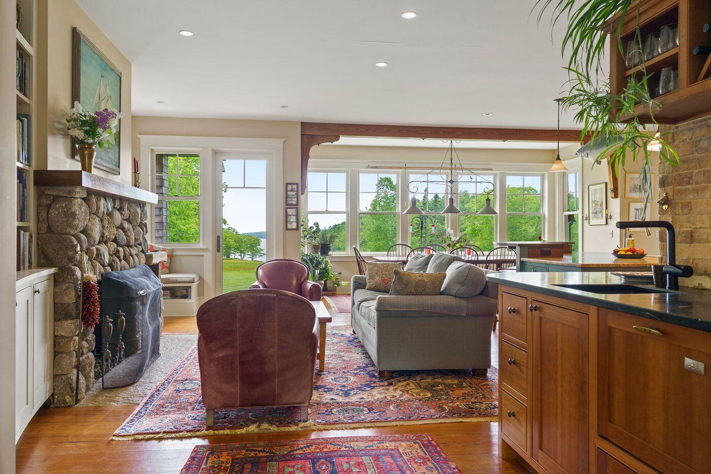 main property photo 17