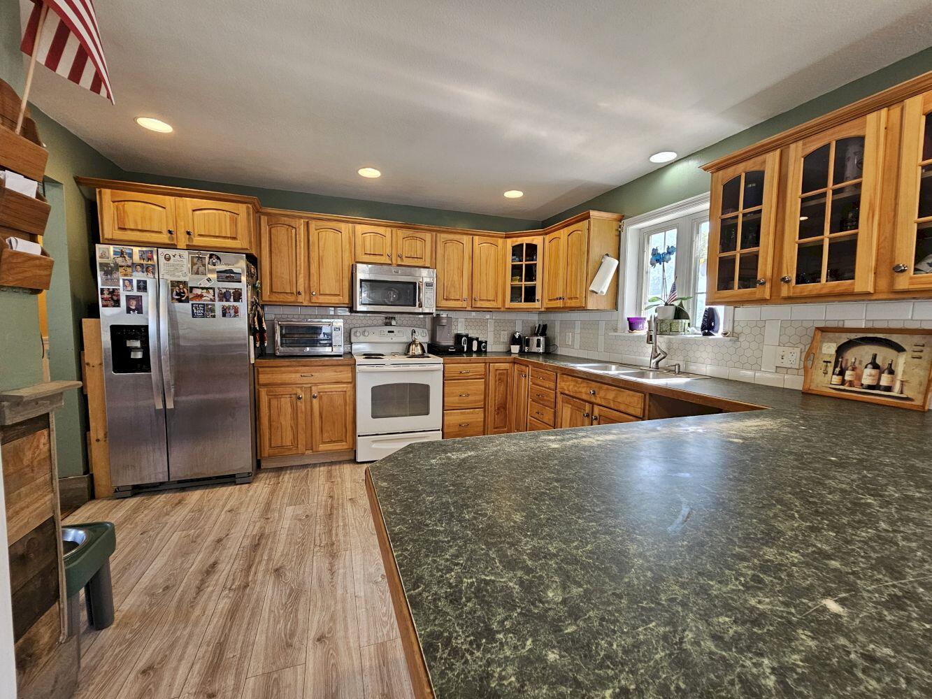 main property photo 9