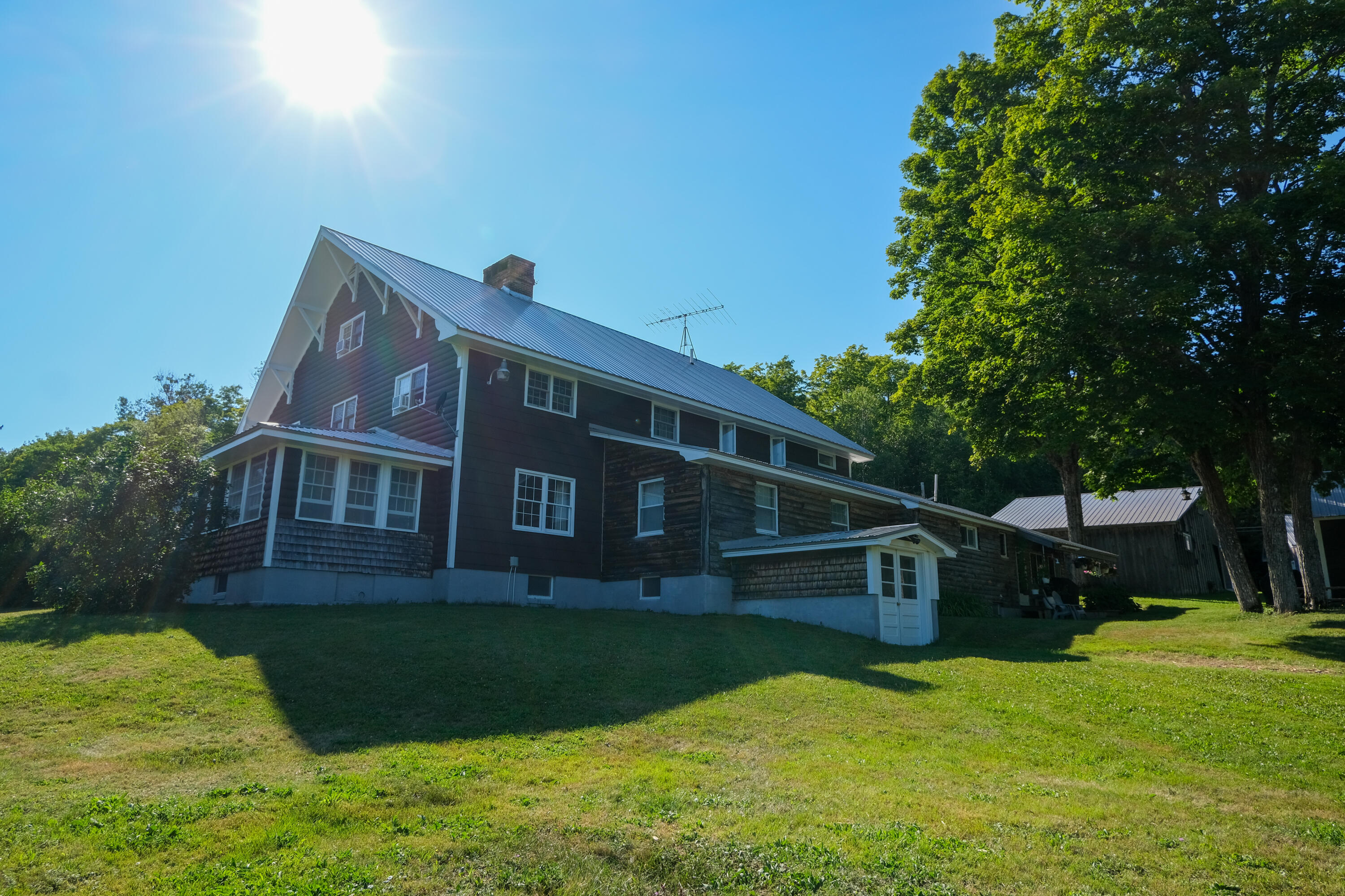 main property photo 9