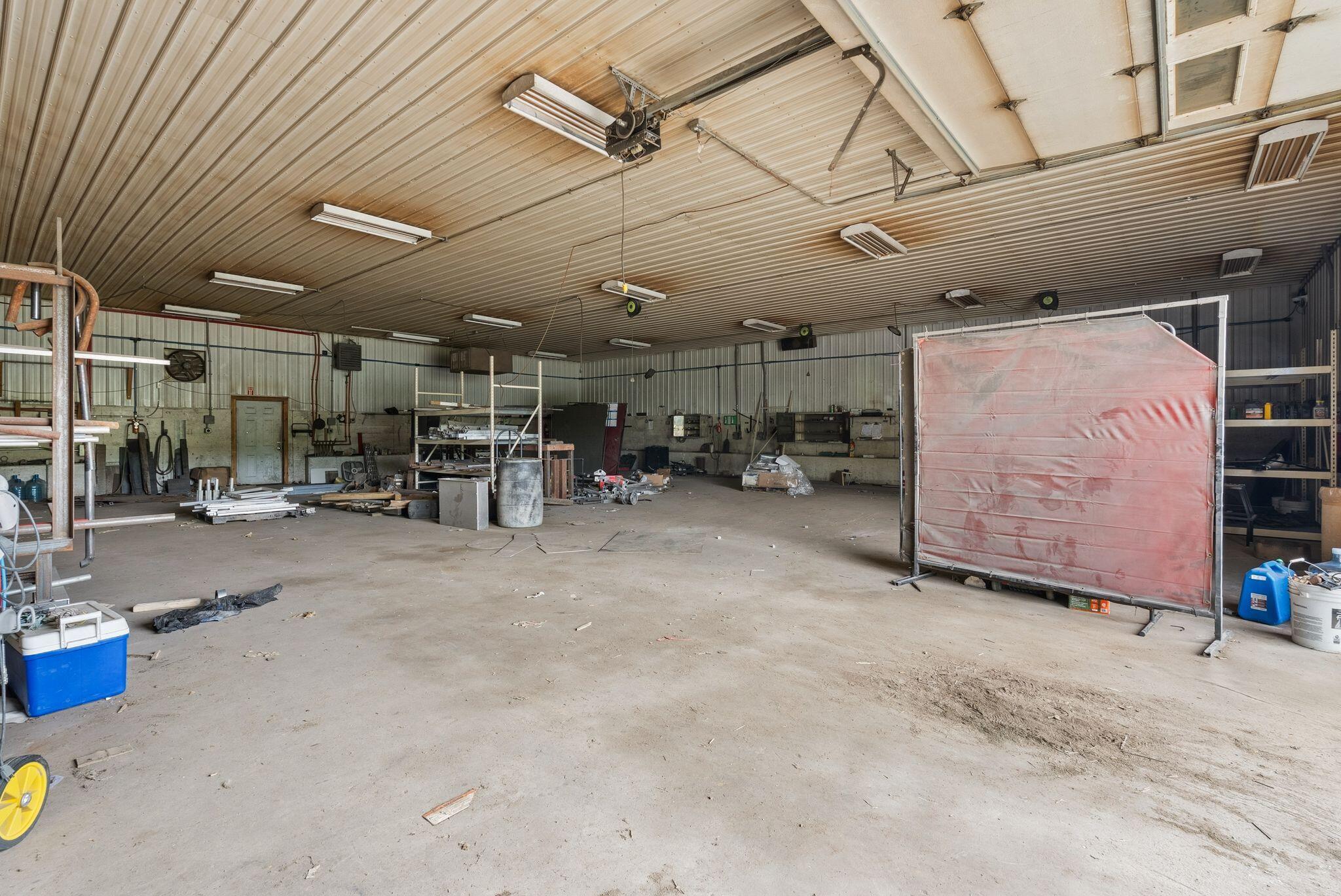 main property photo 18