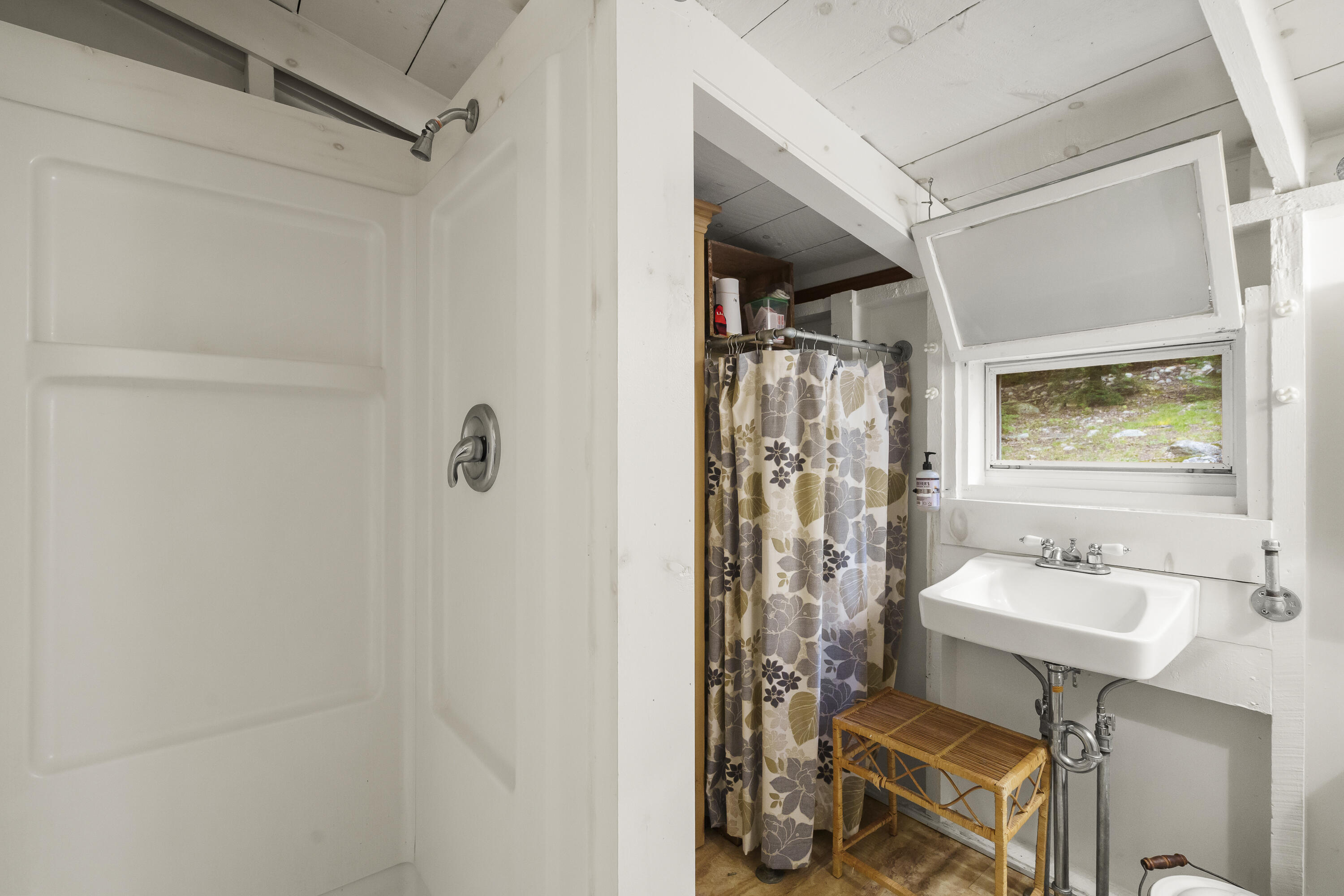 property viewer photo 18