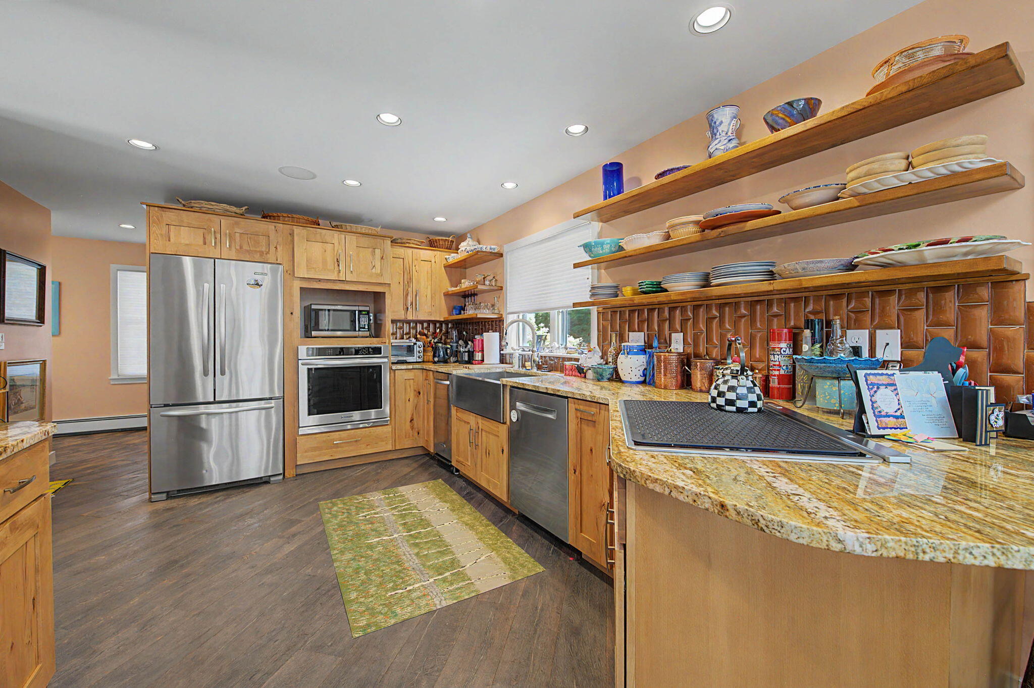 main property photo 9
