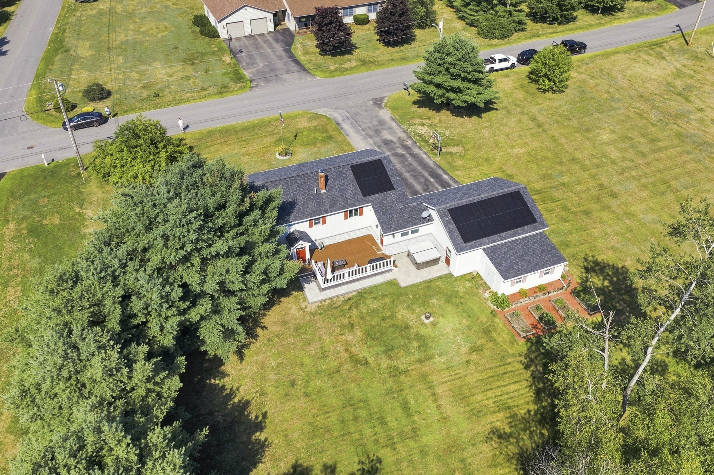 main property photo 16