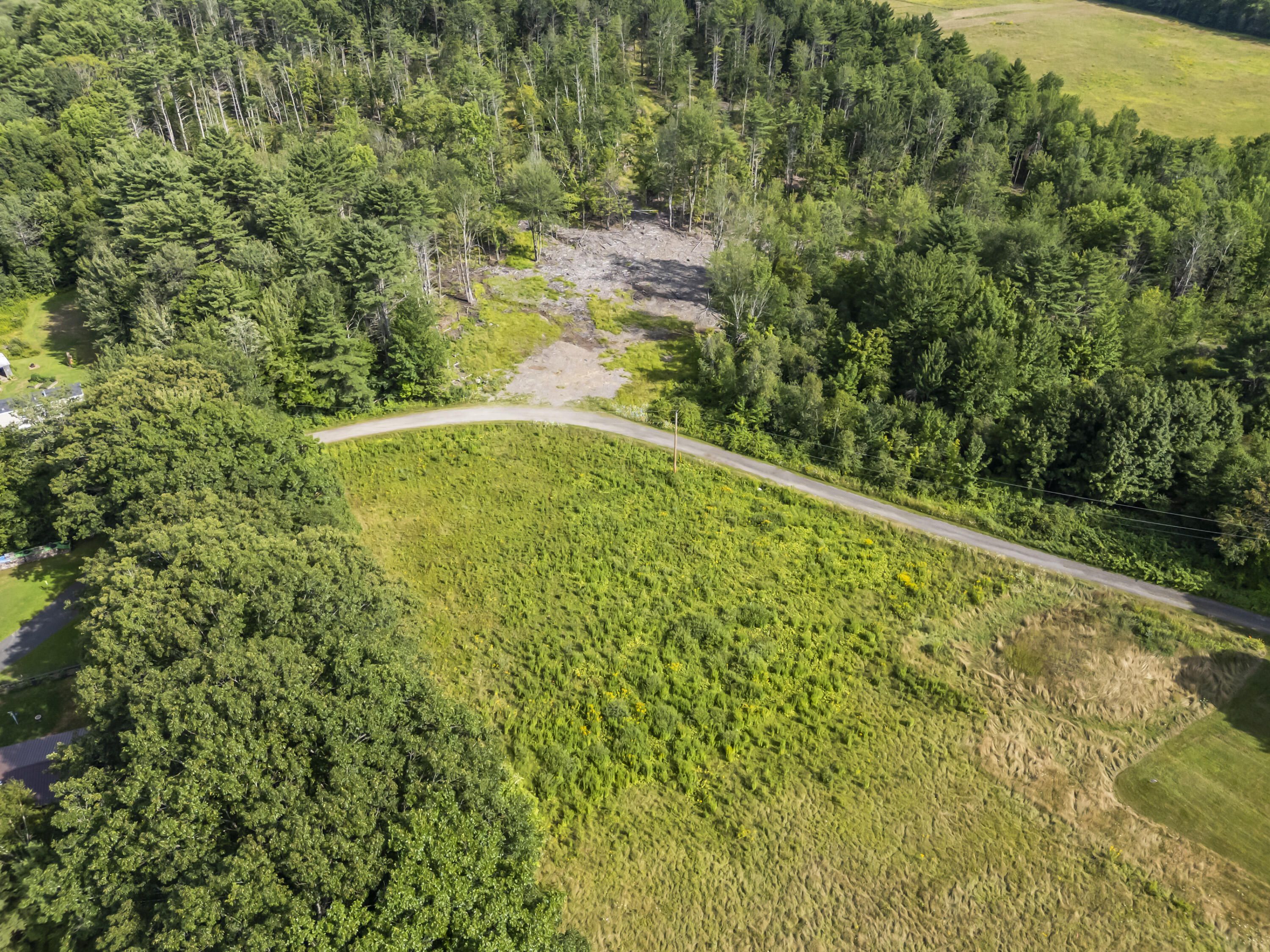 main property photo 16