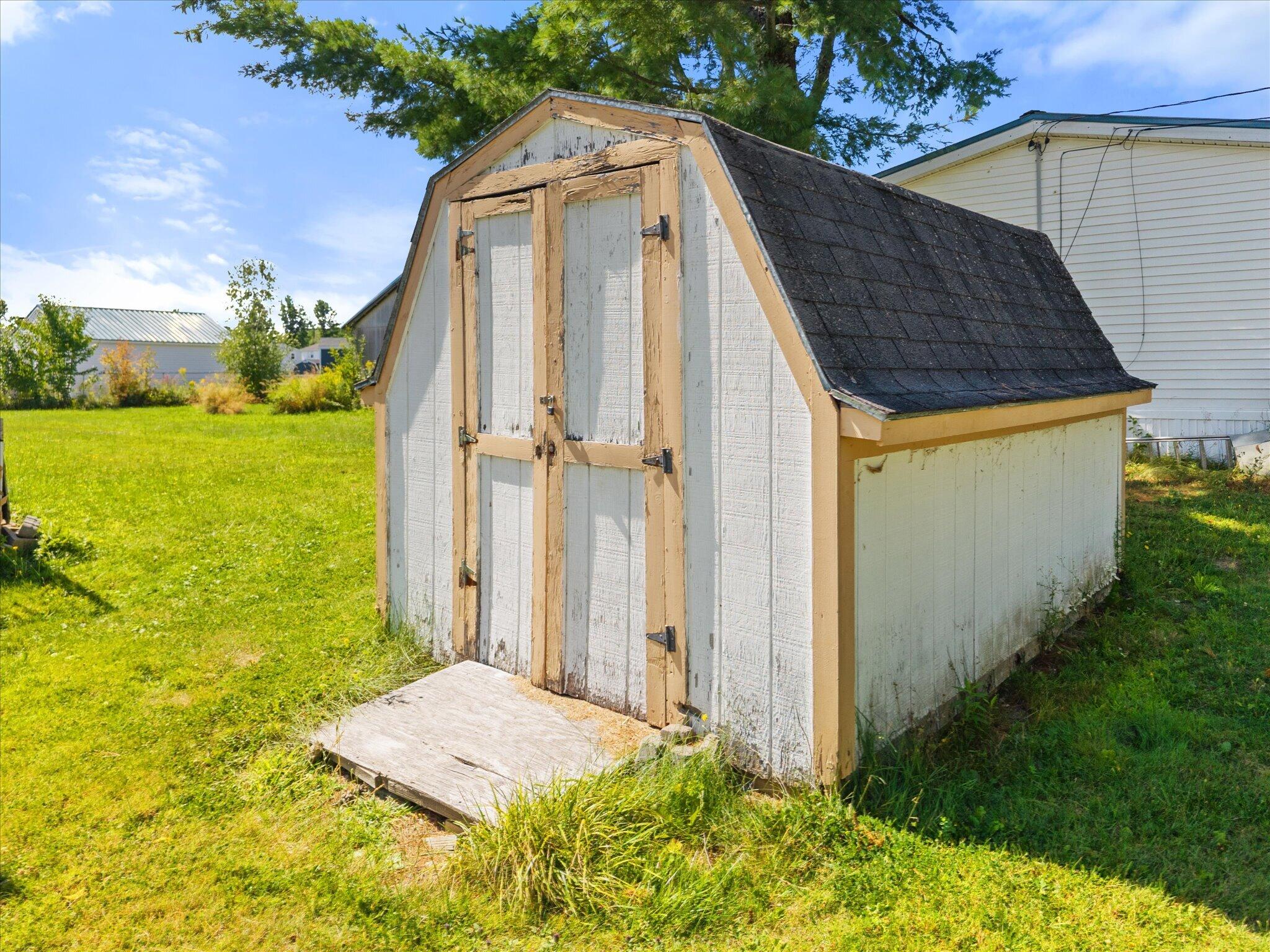 main property photo 29
