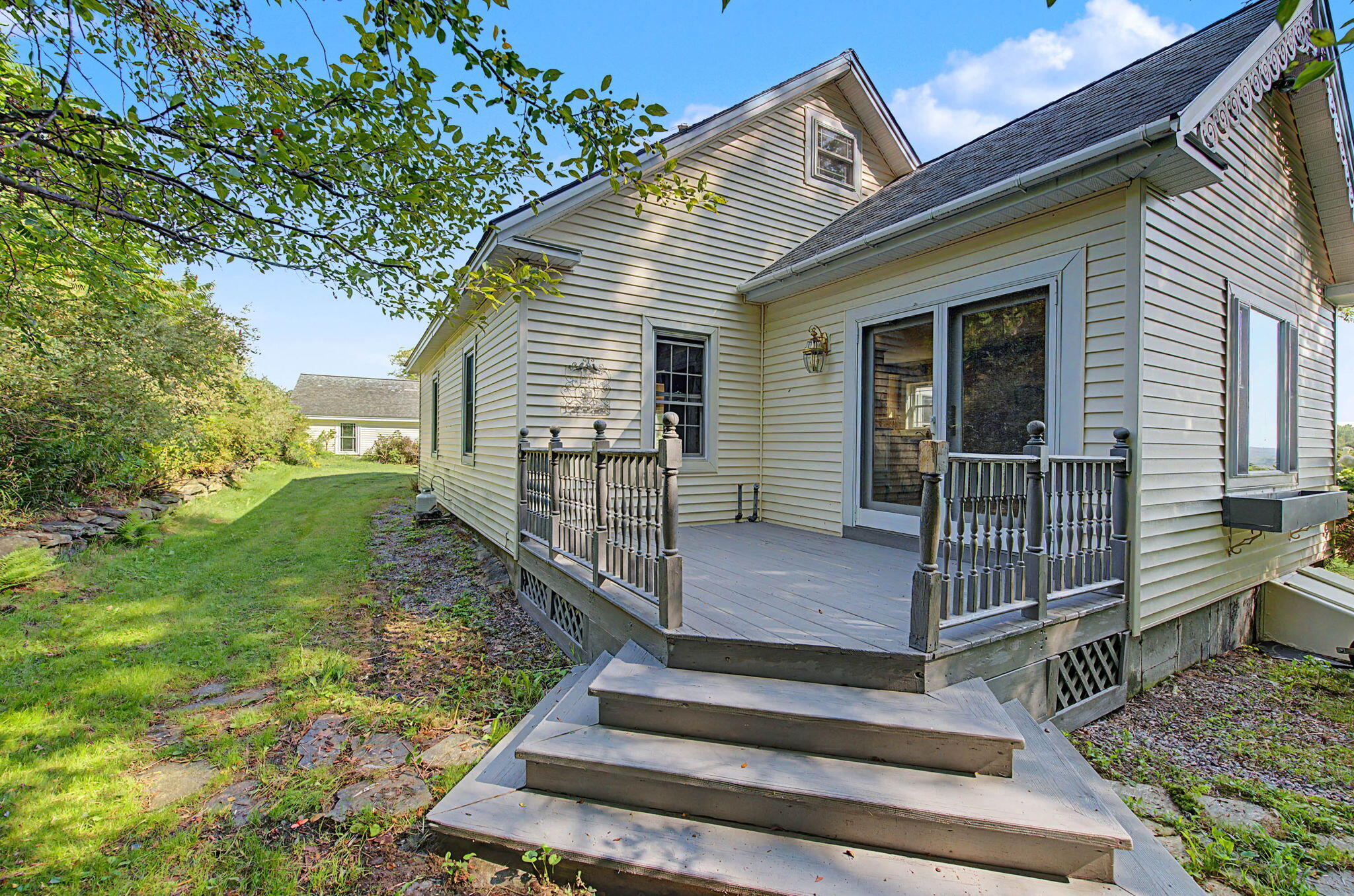 main property photo 37
