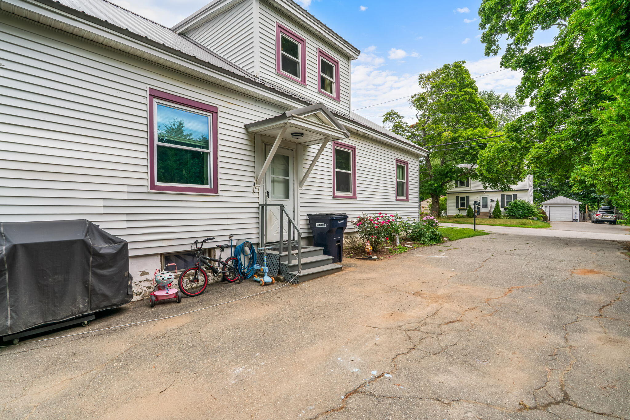 main property photo 37