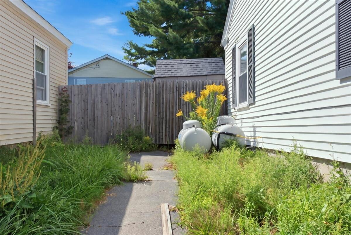 main property photo 44